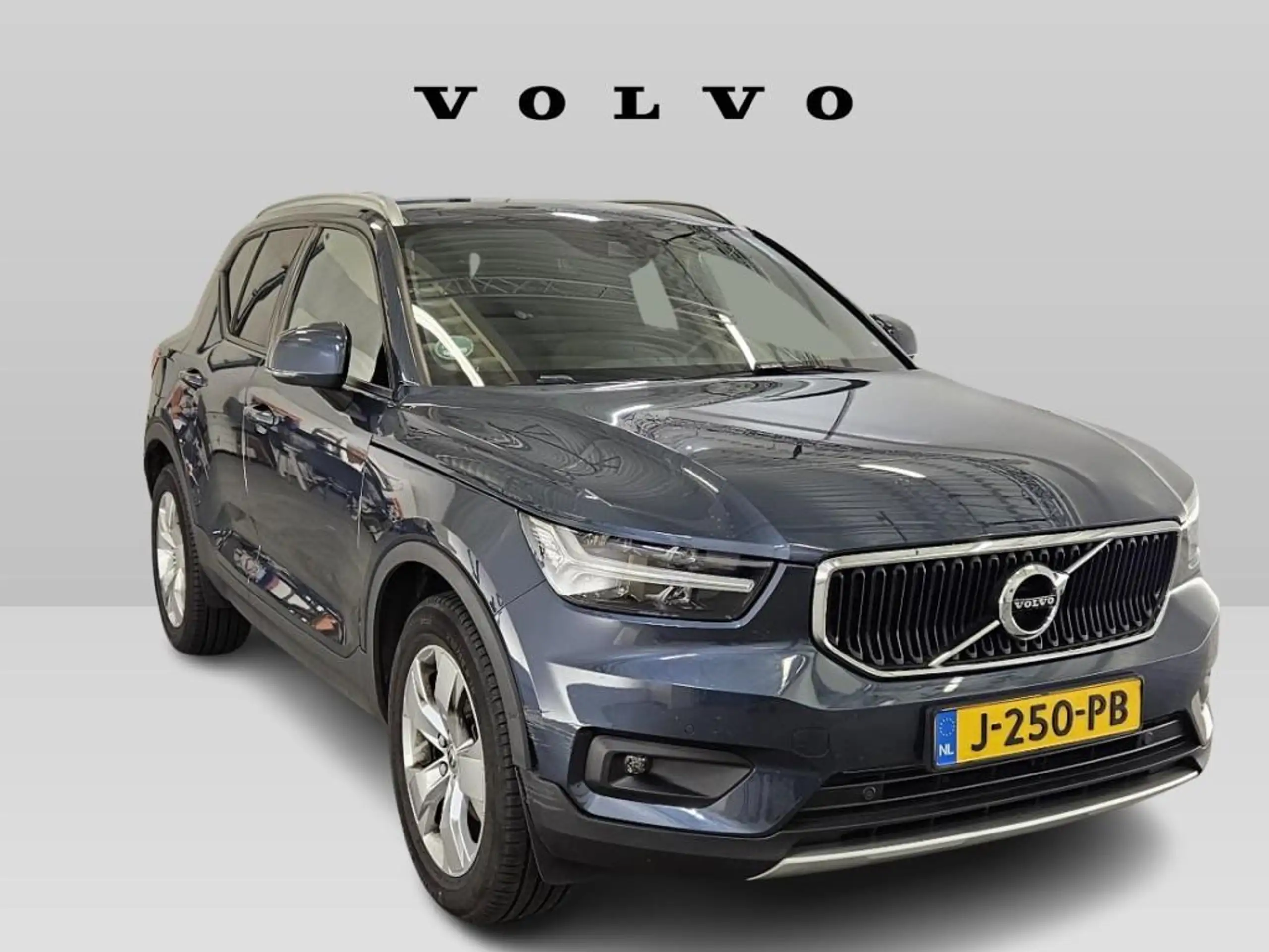 Volvo - XC40