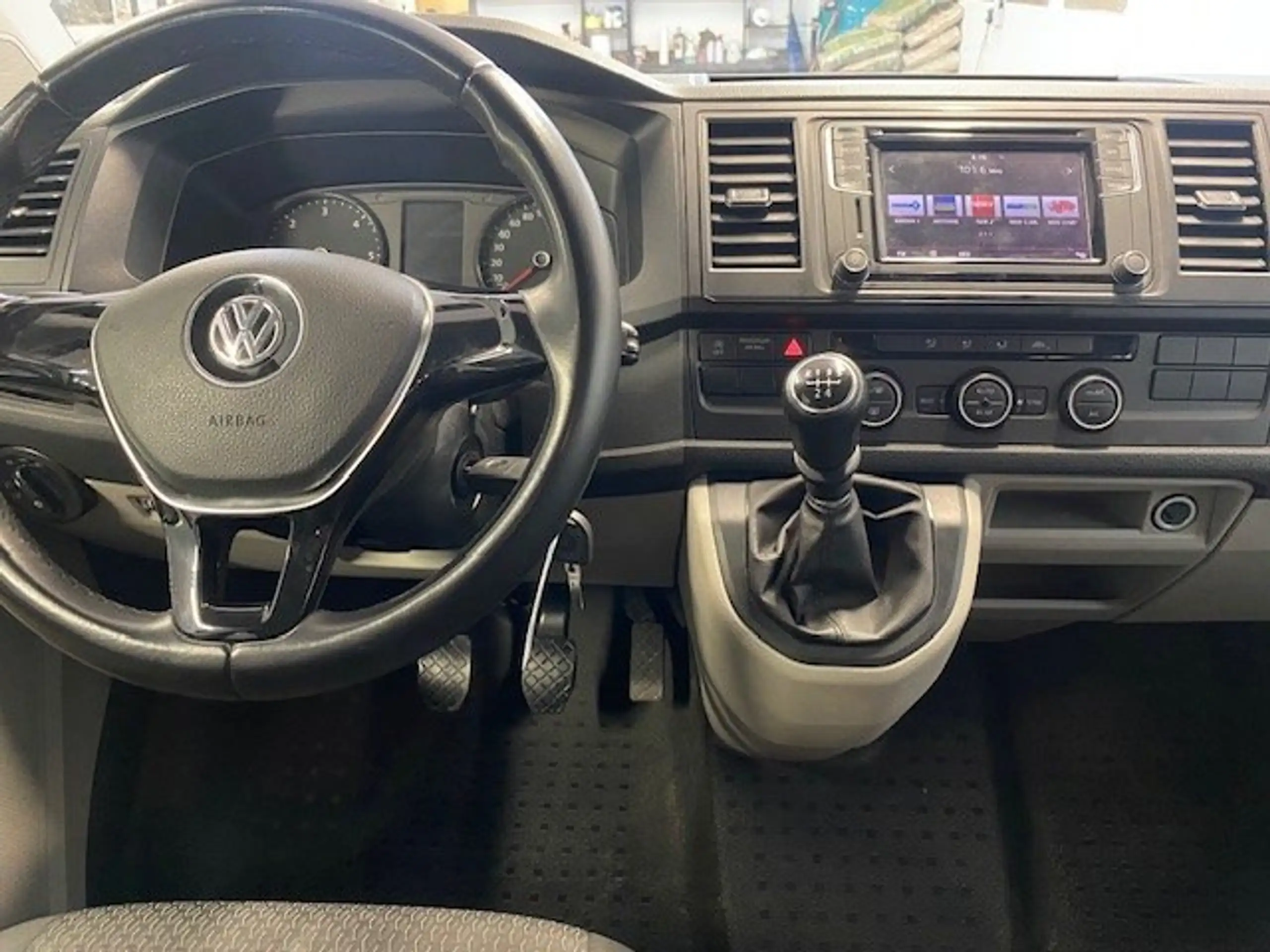 Volkswagen - T6 Caravelle