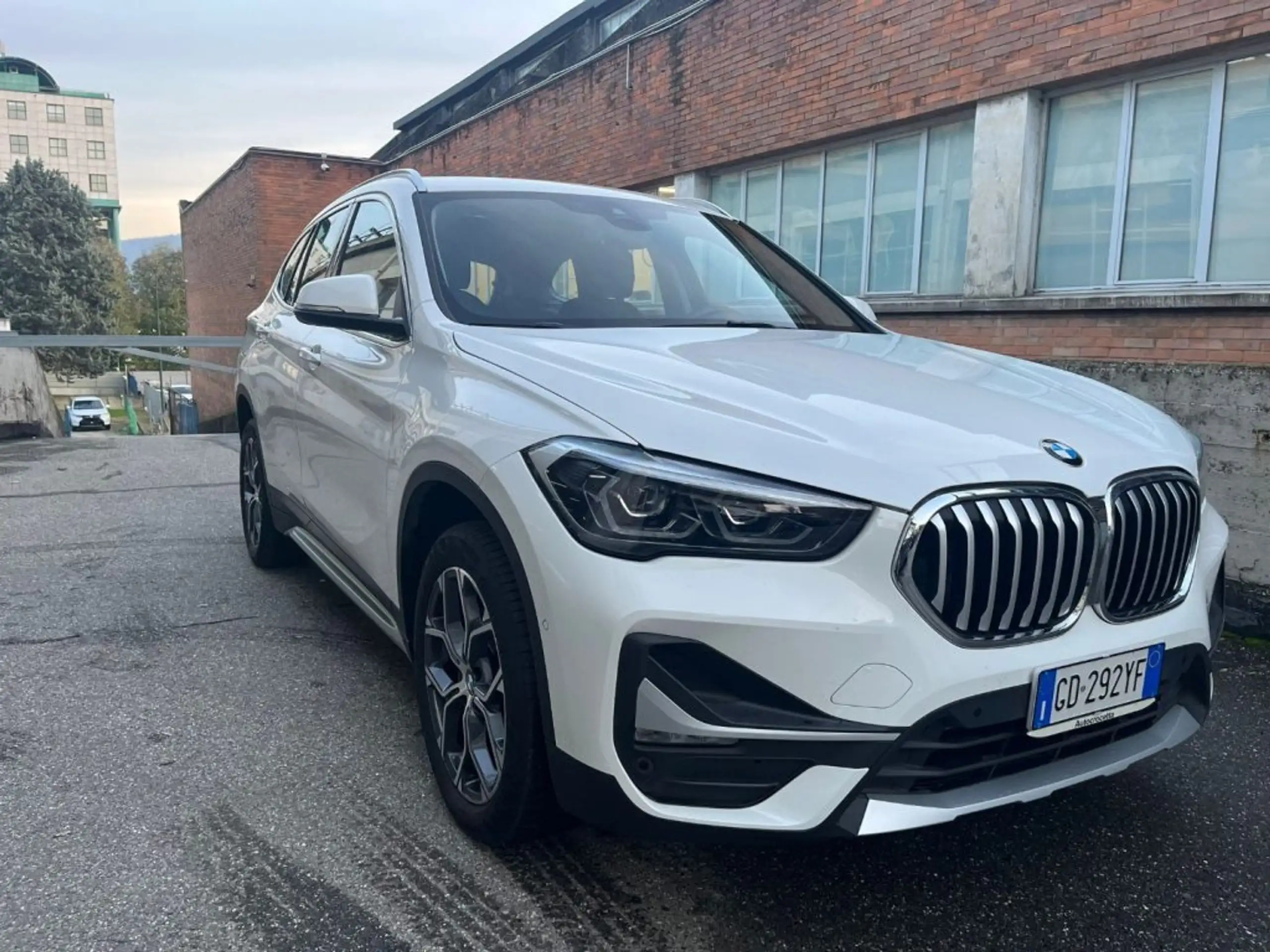 BMW - X1