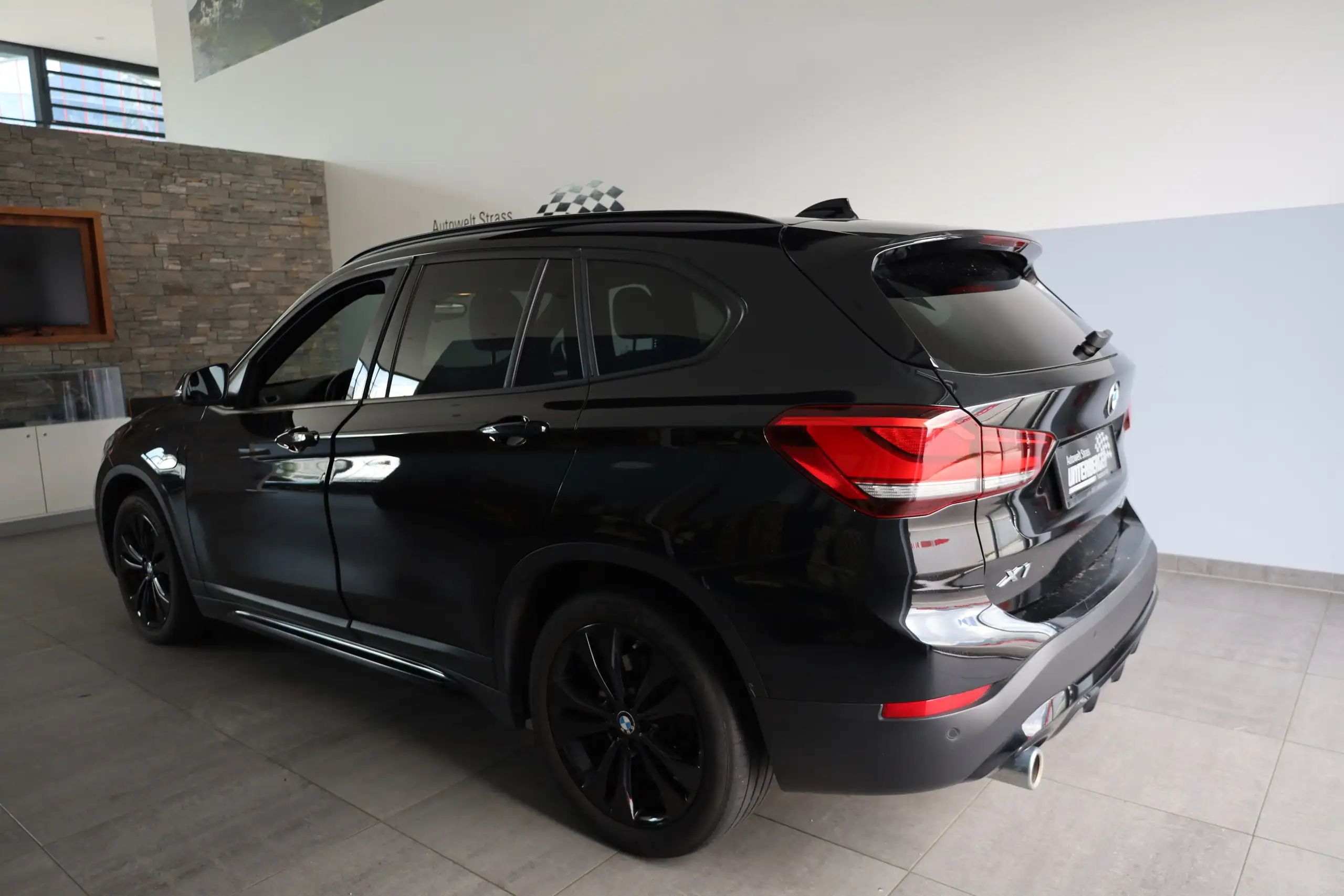 BMW - X1