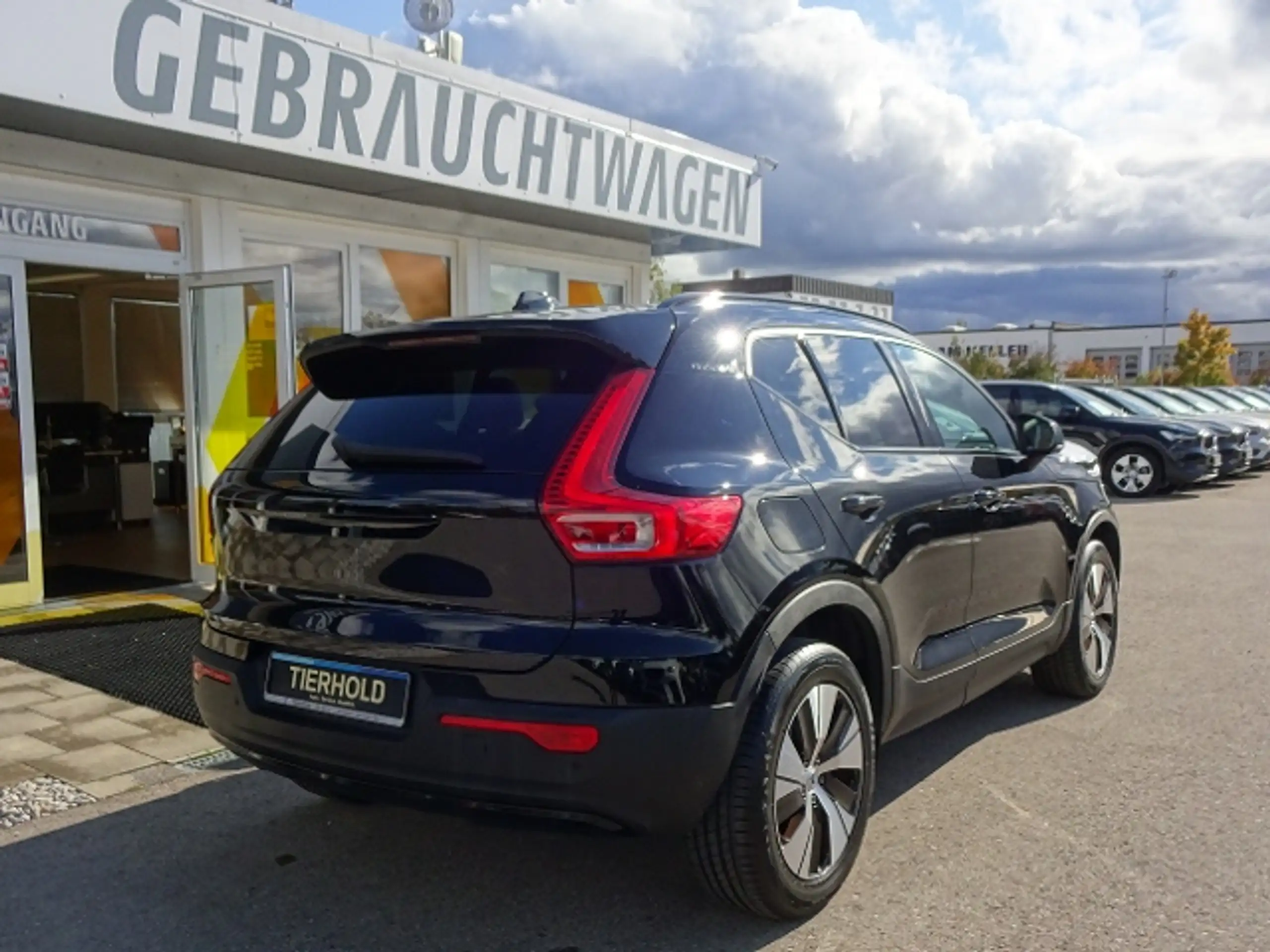 Volvo - XC40