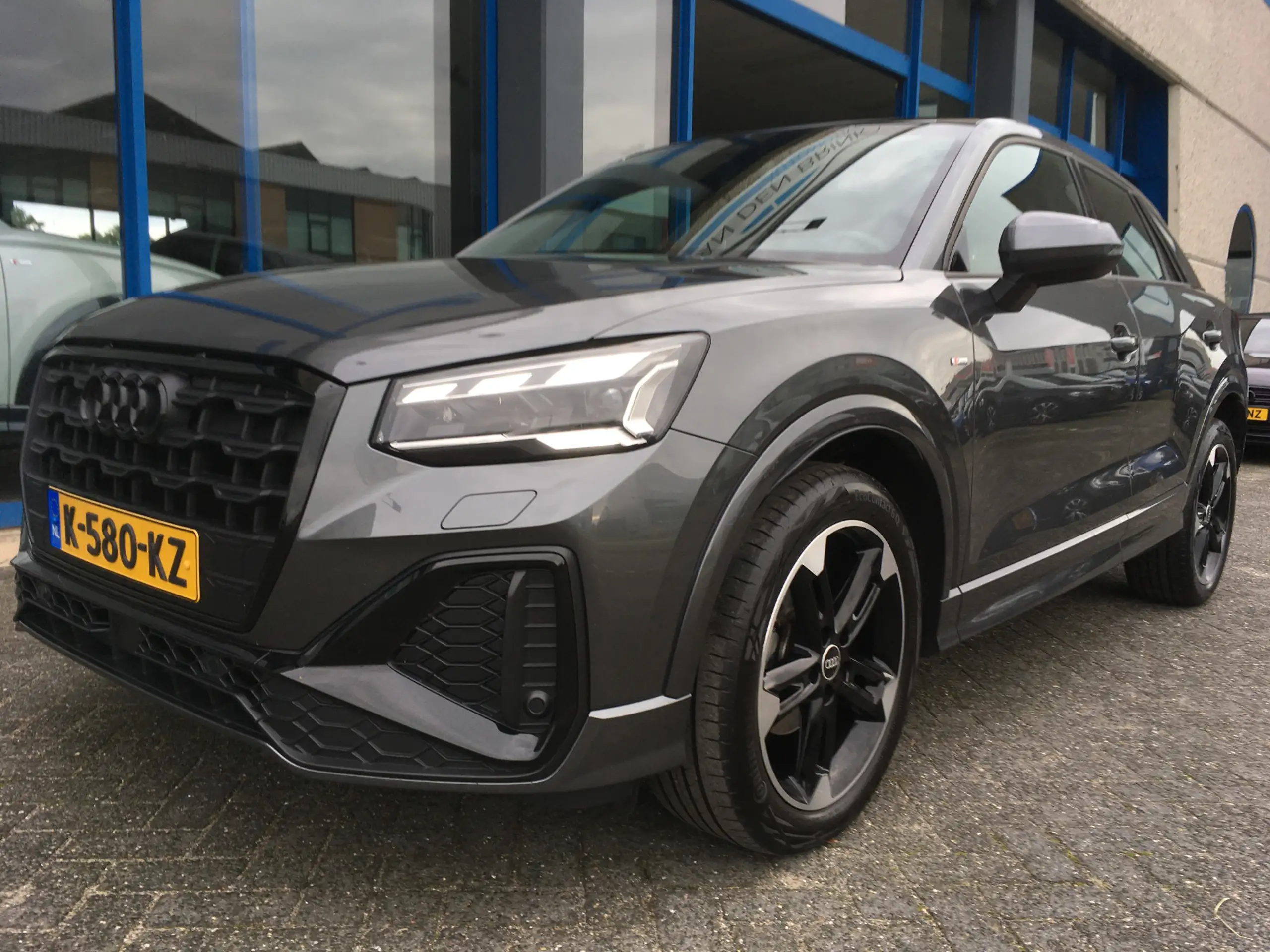 Audi - Q2