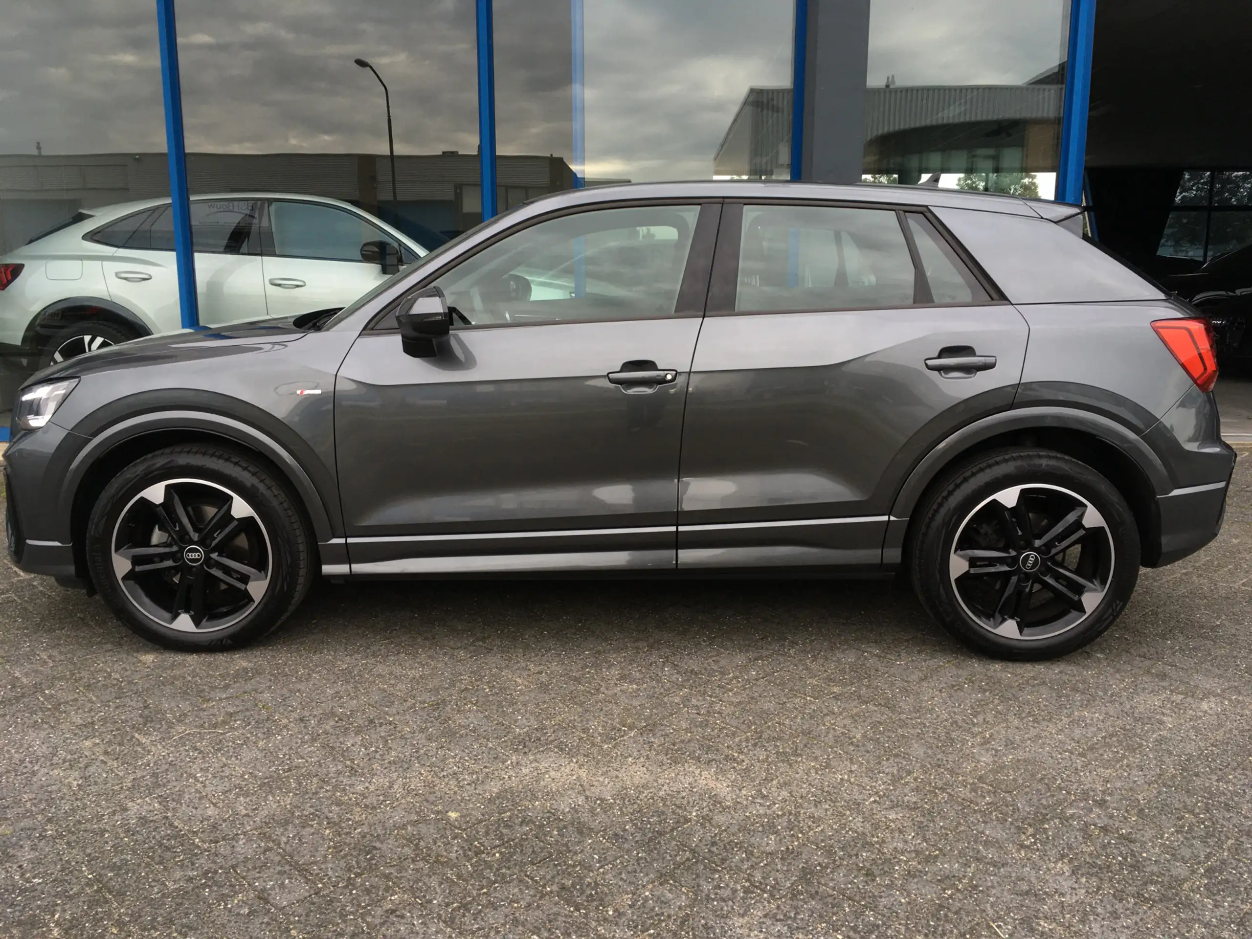 Audi - Q2