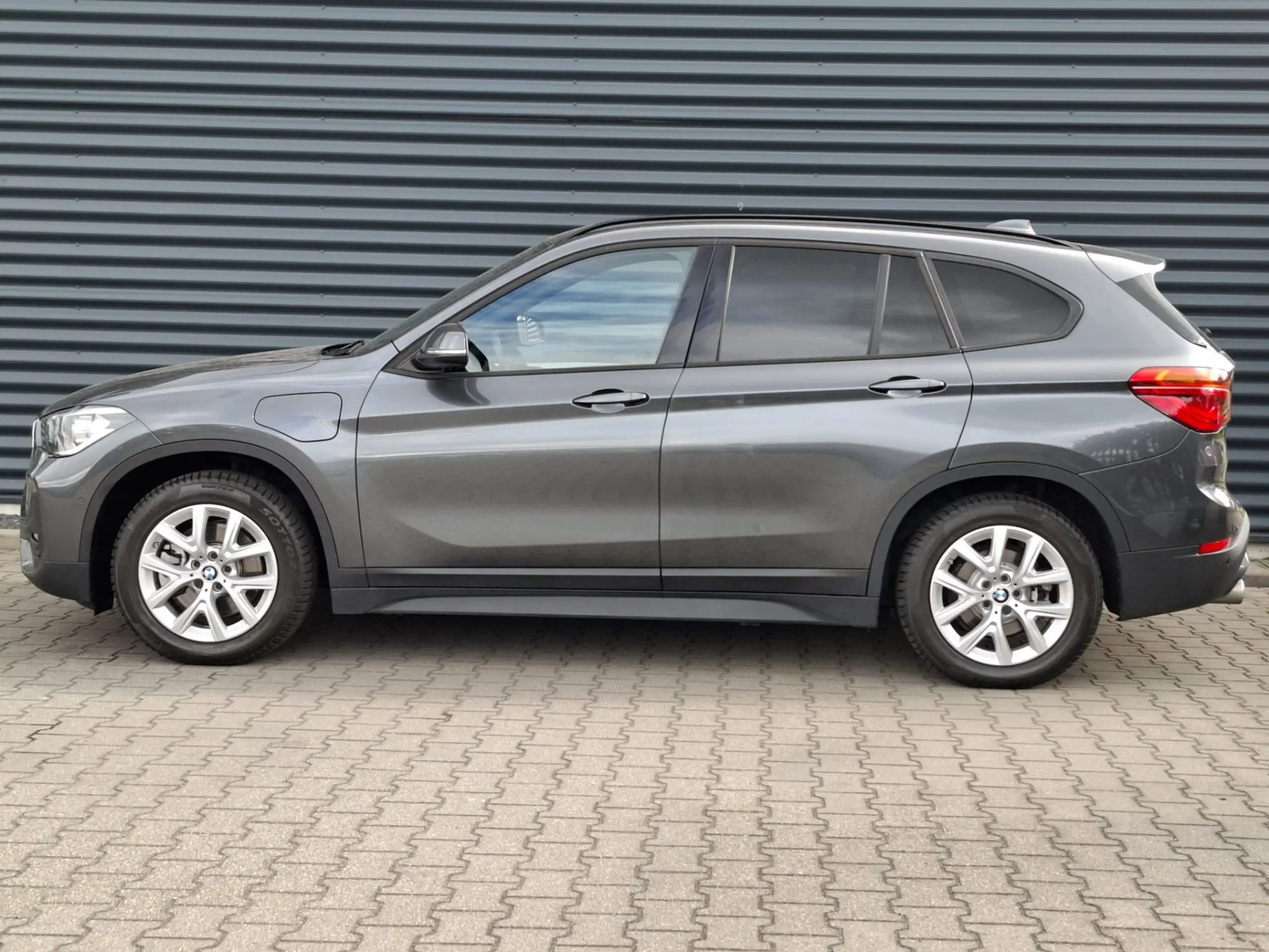 BMW - X1