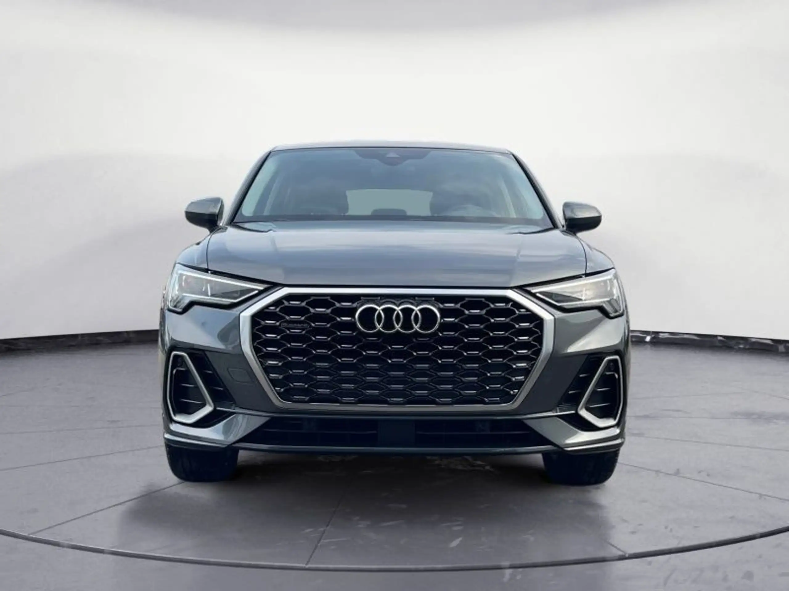 Audi - Q3