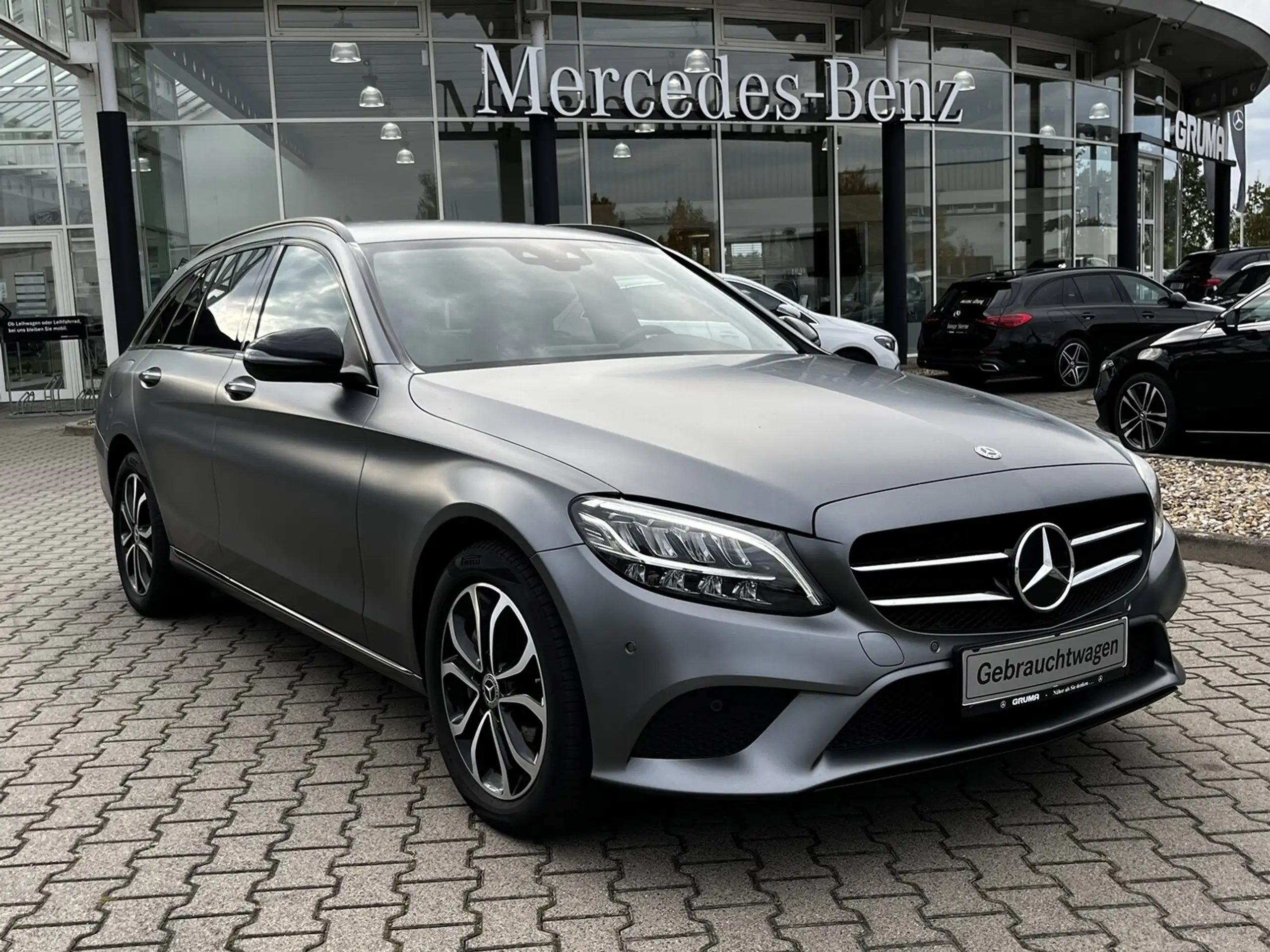 Mercedes-Benz - C 220