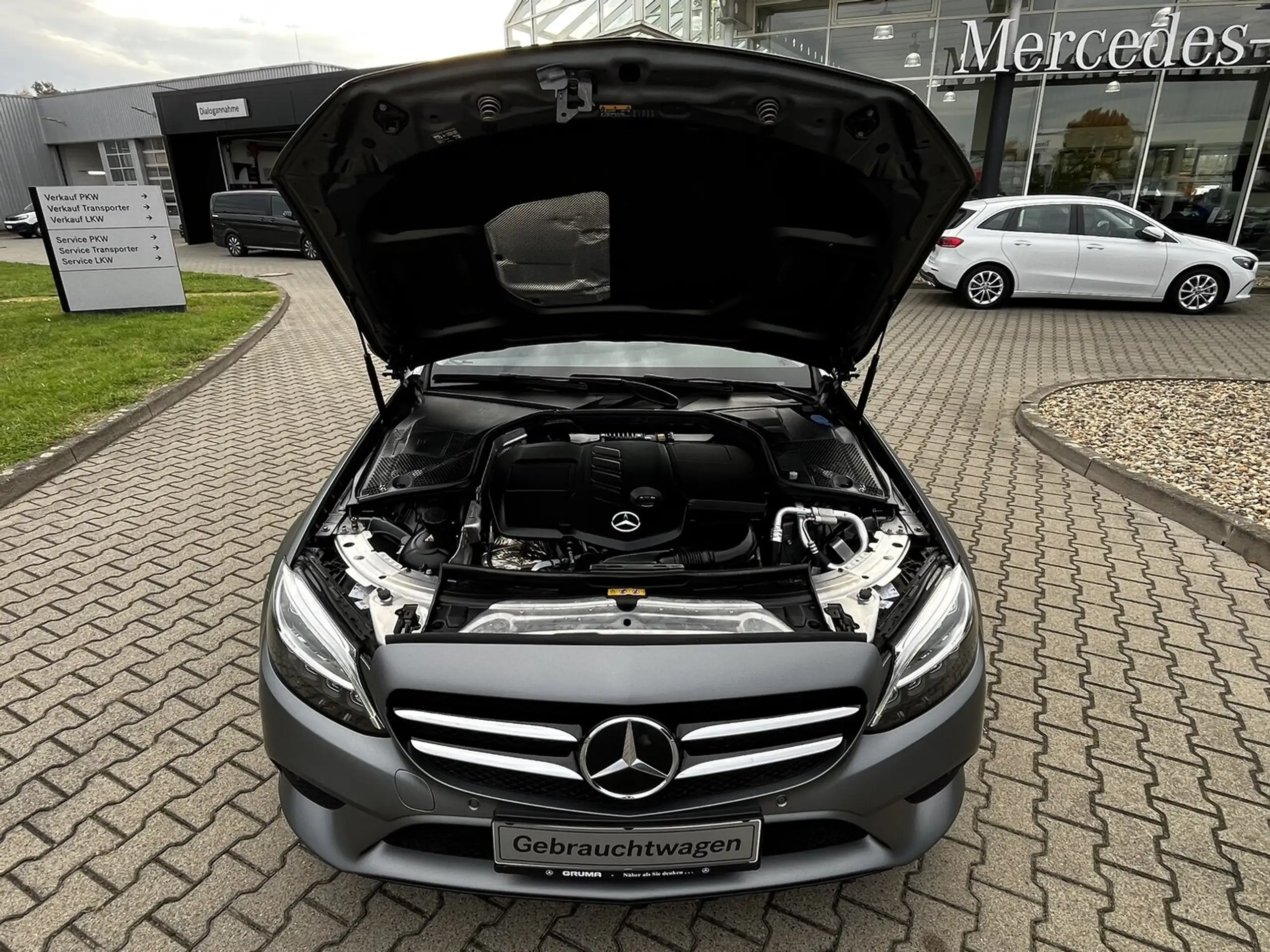 Mercedes-Benz - C 220