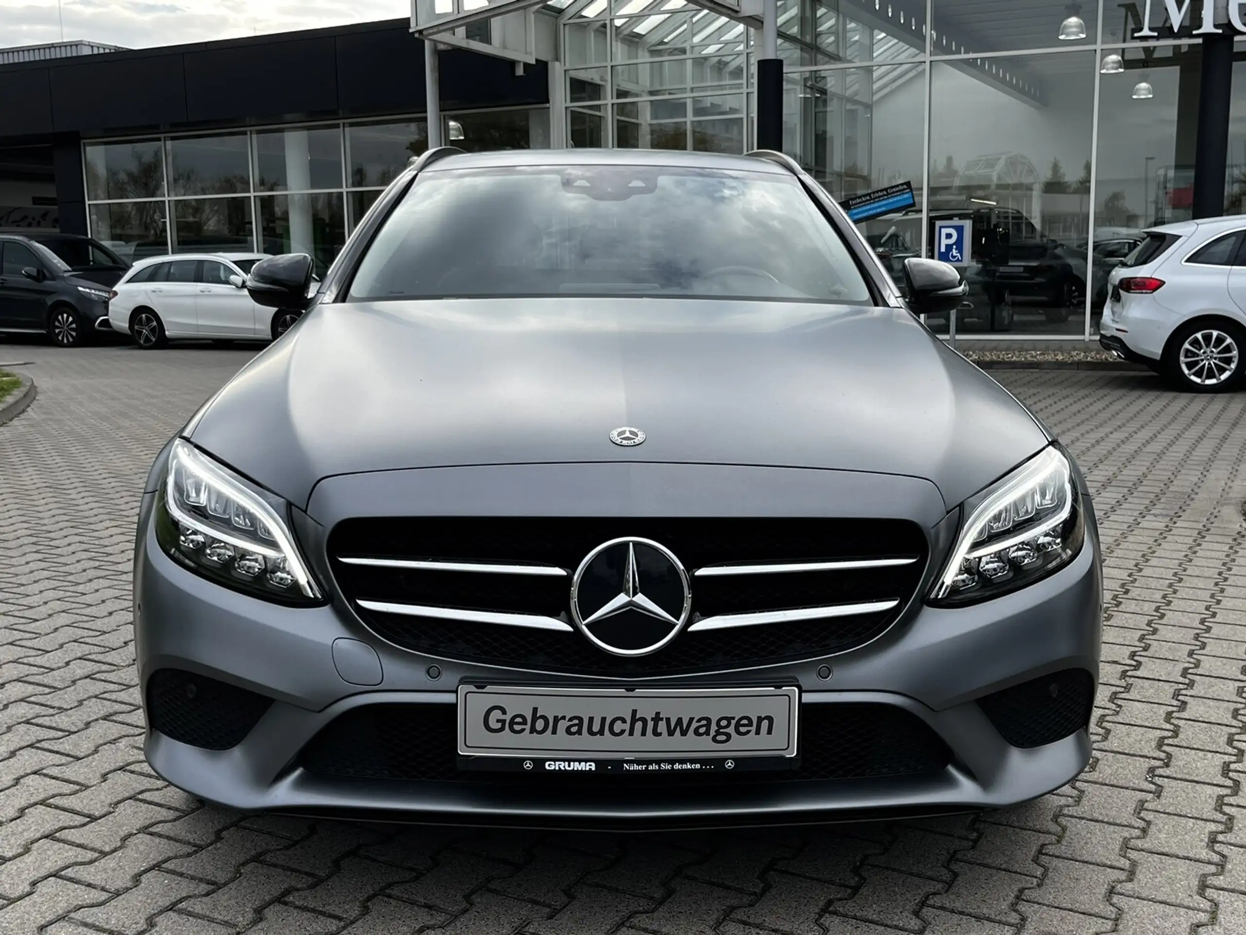 Mercedes-Benz - C 220