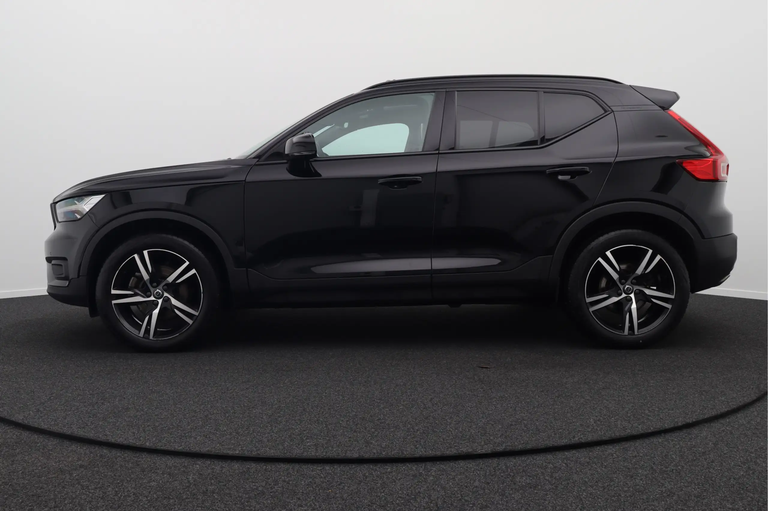 Volvo - XC40