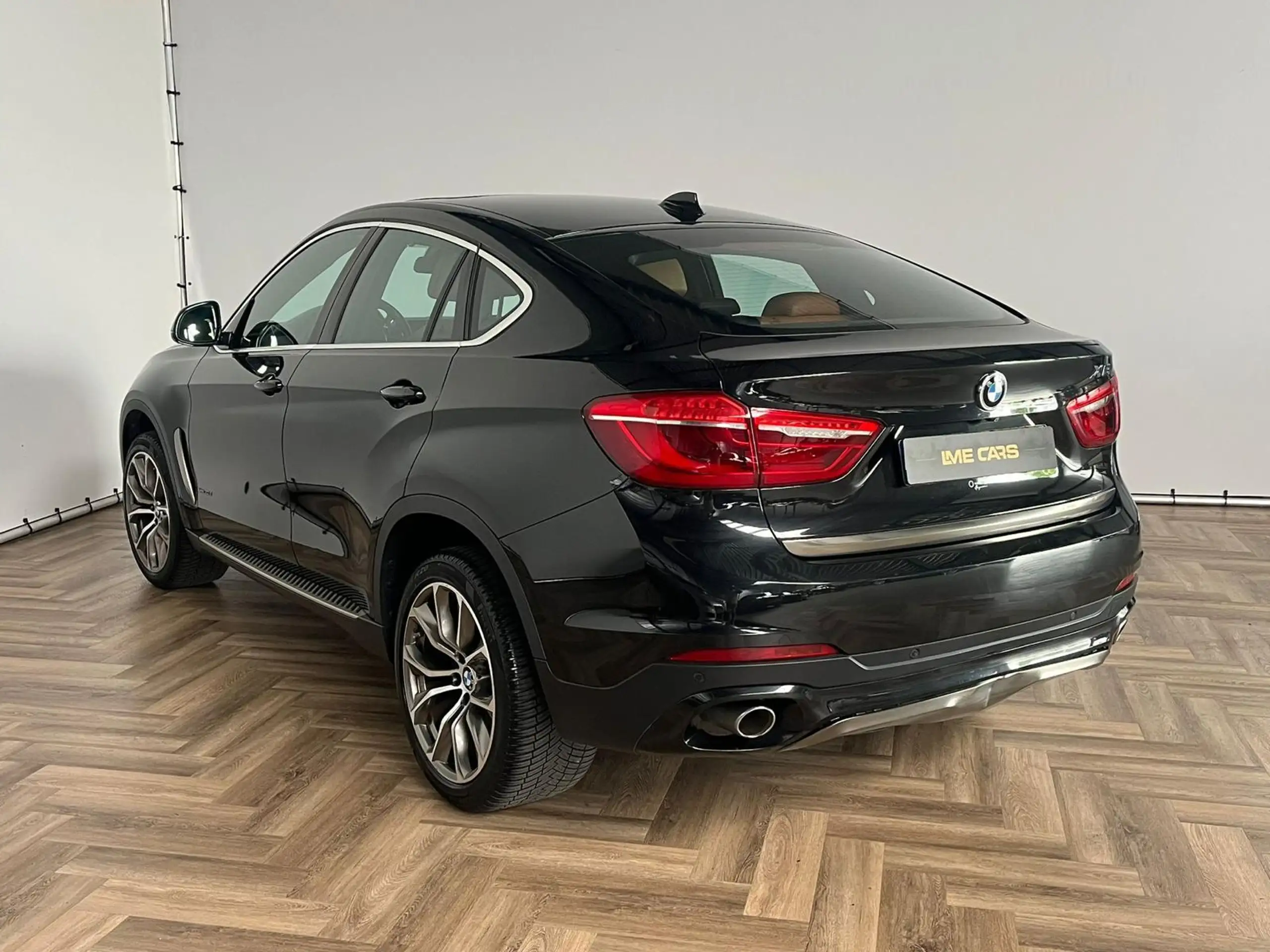 BMW - X6