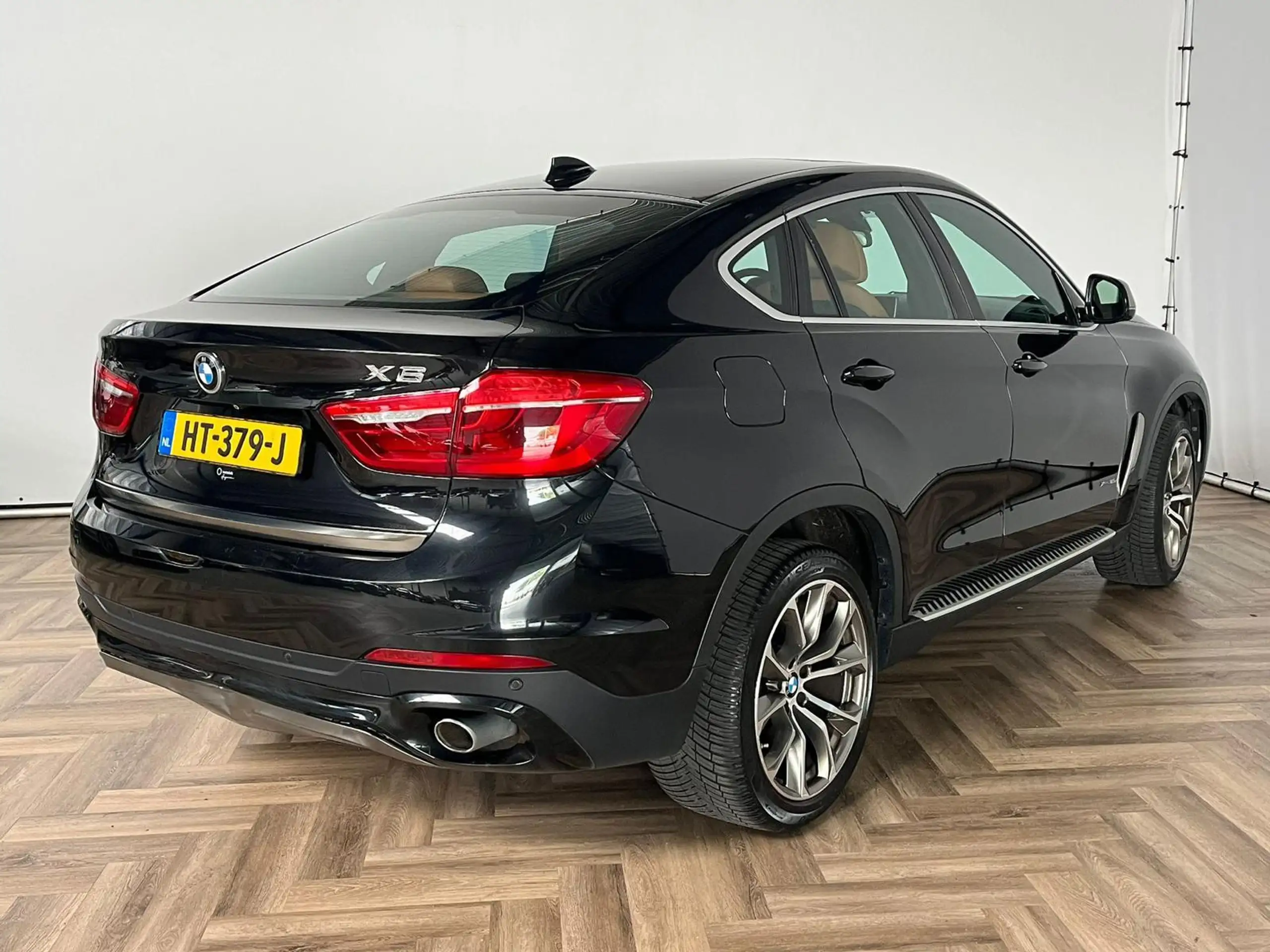 BMW - X6