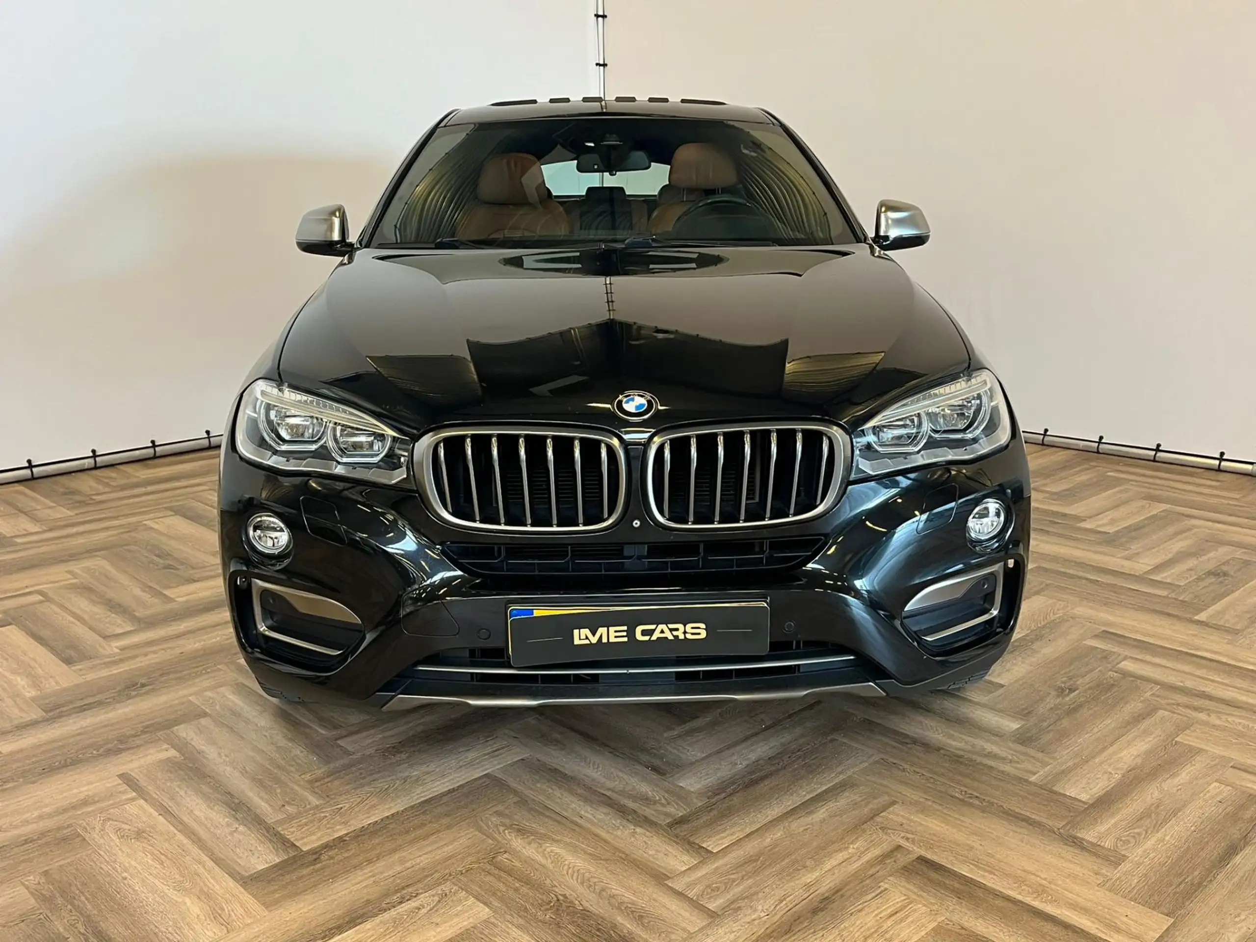 BMW - X6