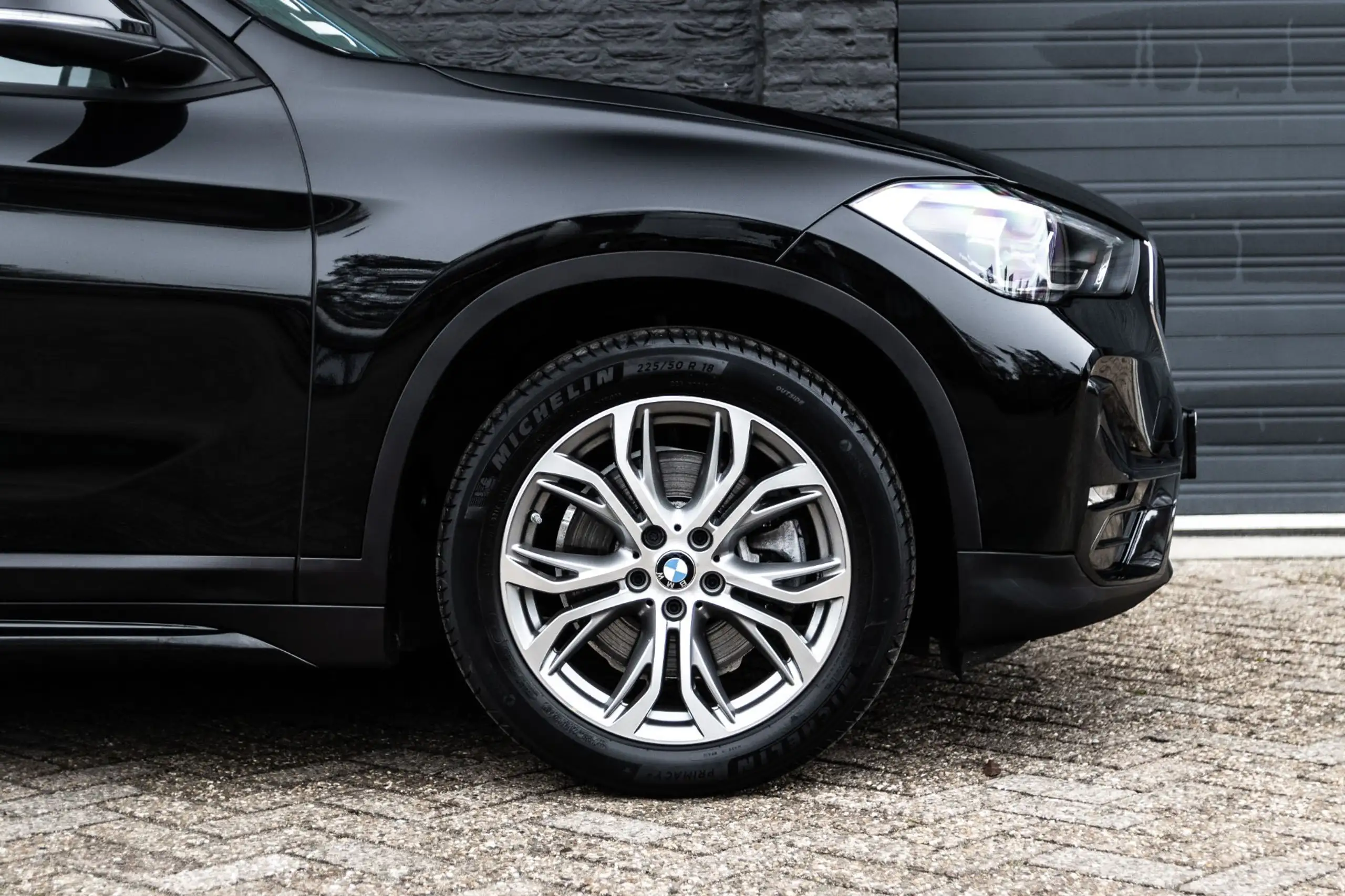 BMW - X1