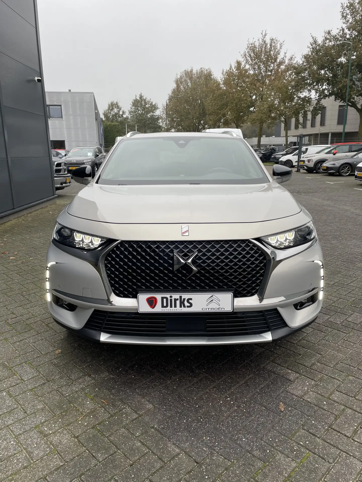 DS Automobiles - DS 7 Crossback