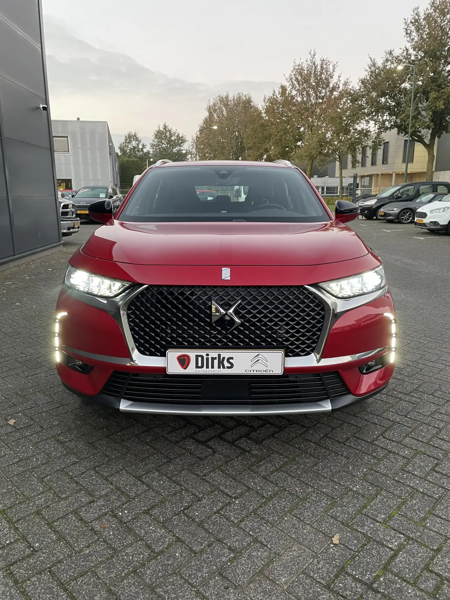 DS Automobiles - DS 7 Crossback