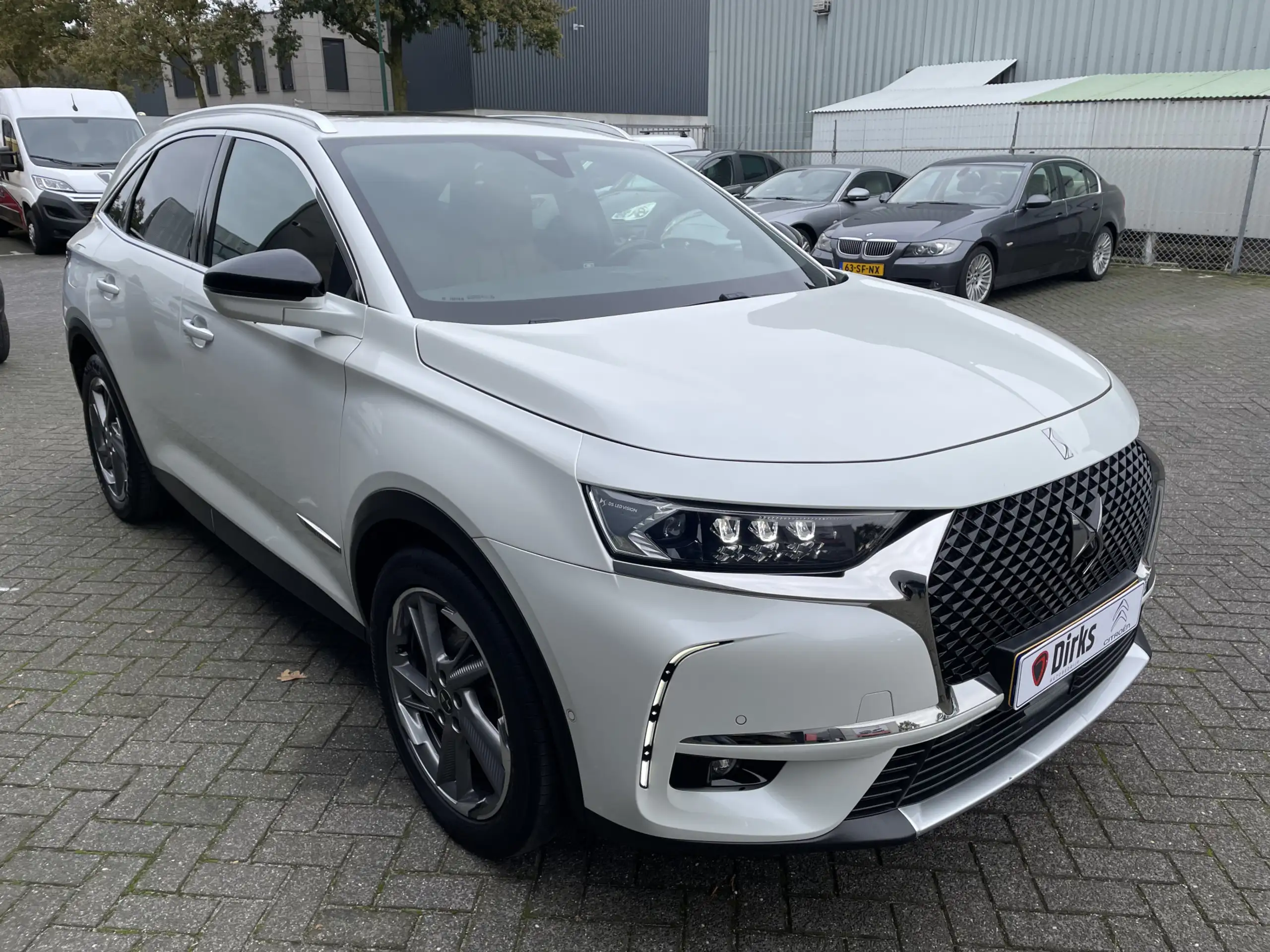 DS Automobiles - DS 7 Crossback