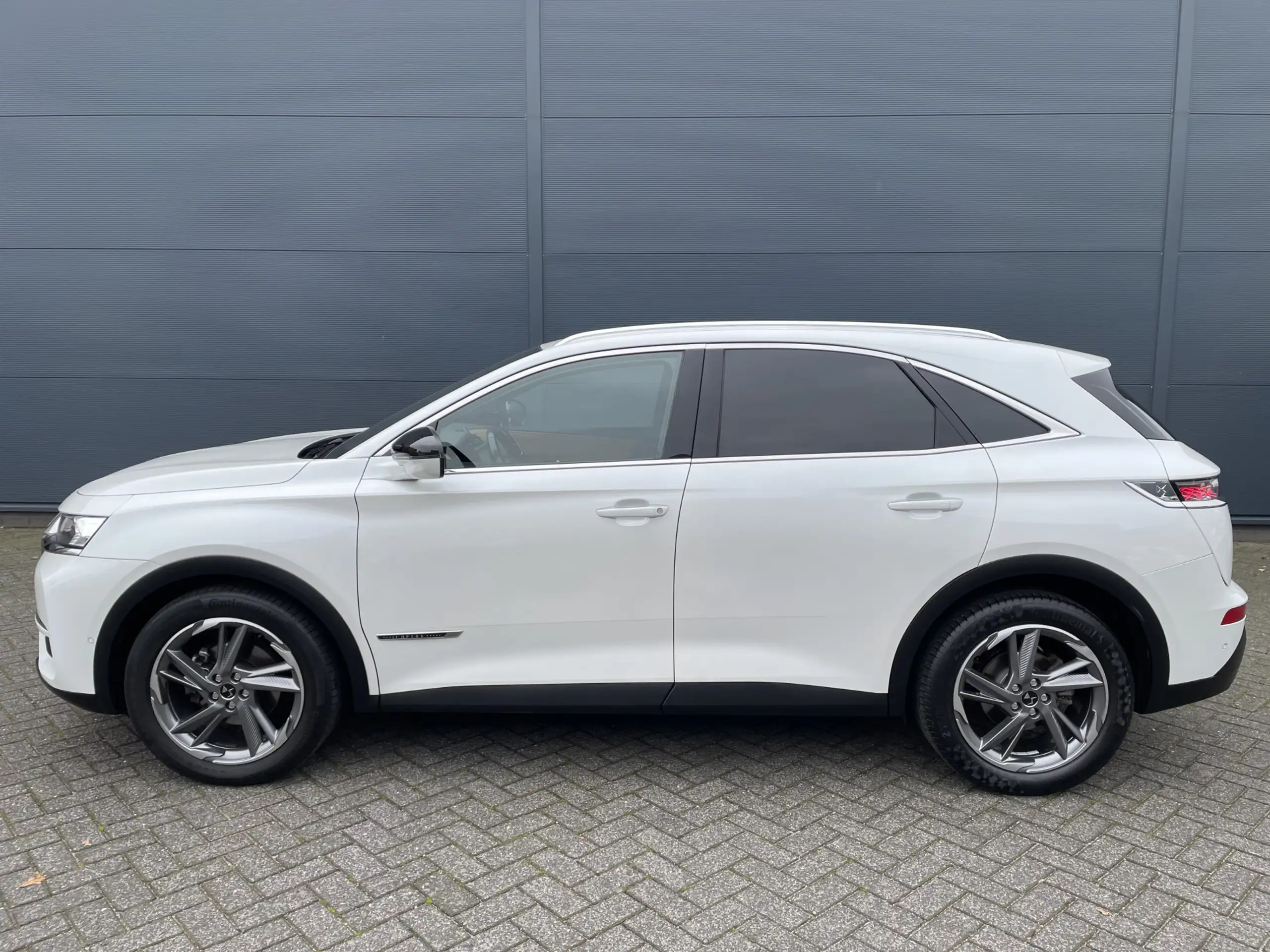 DS Automobiles - DS 7 Crossback