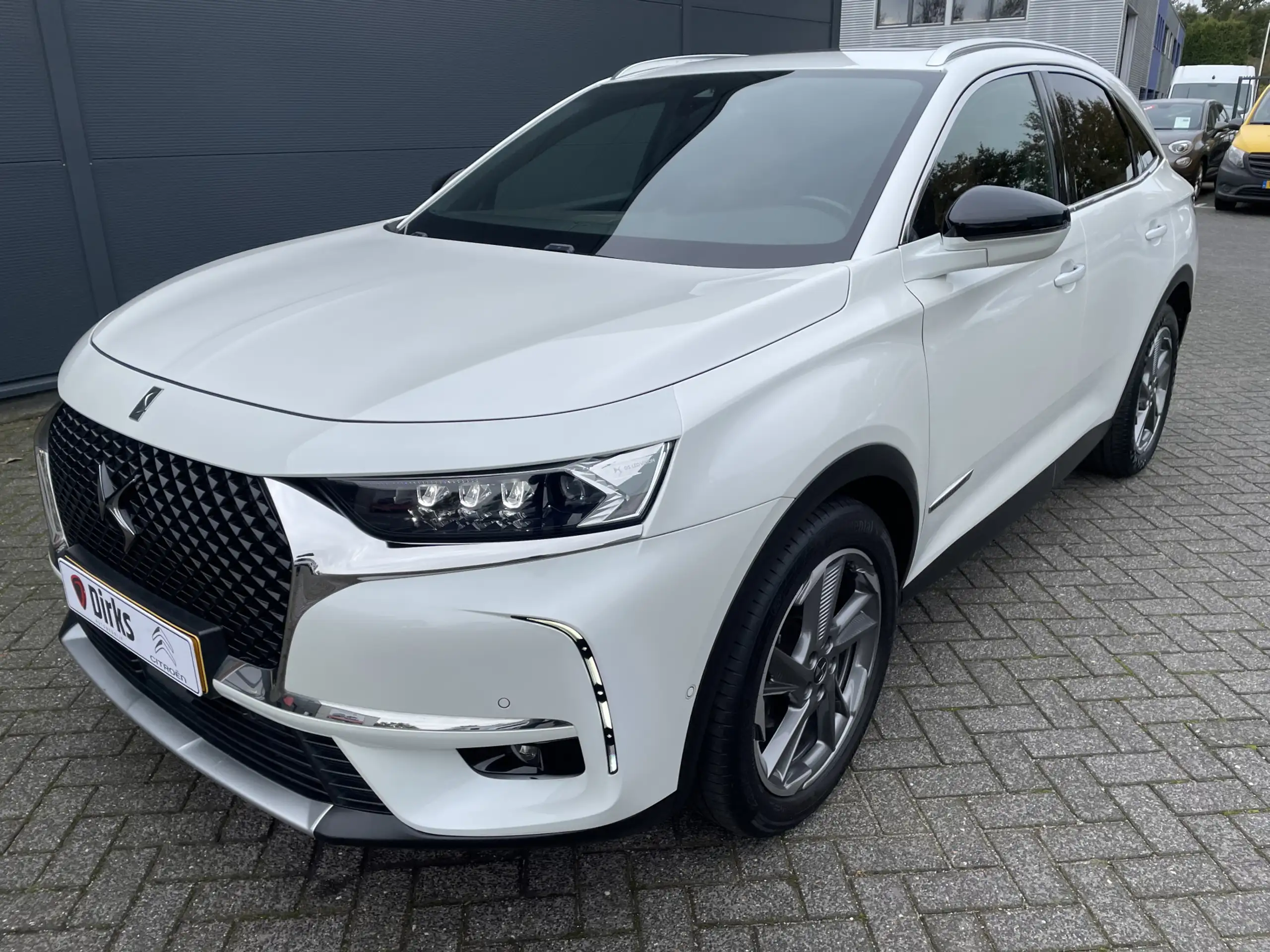 DS Automobiles - DS 7 Crossback