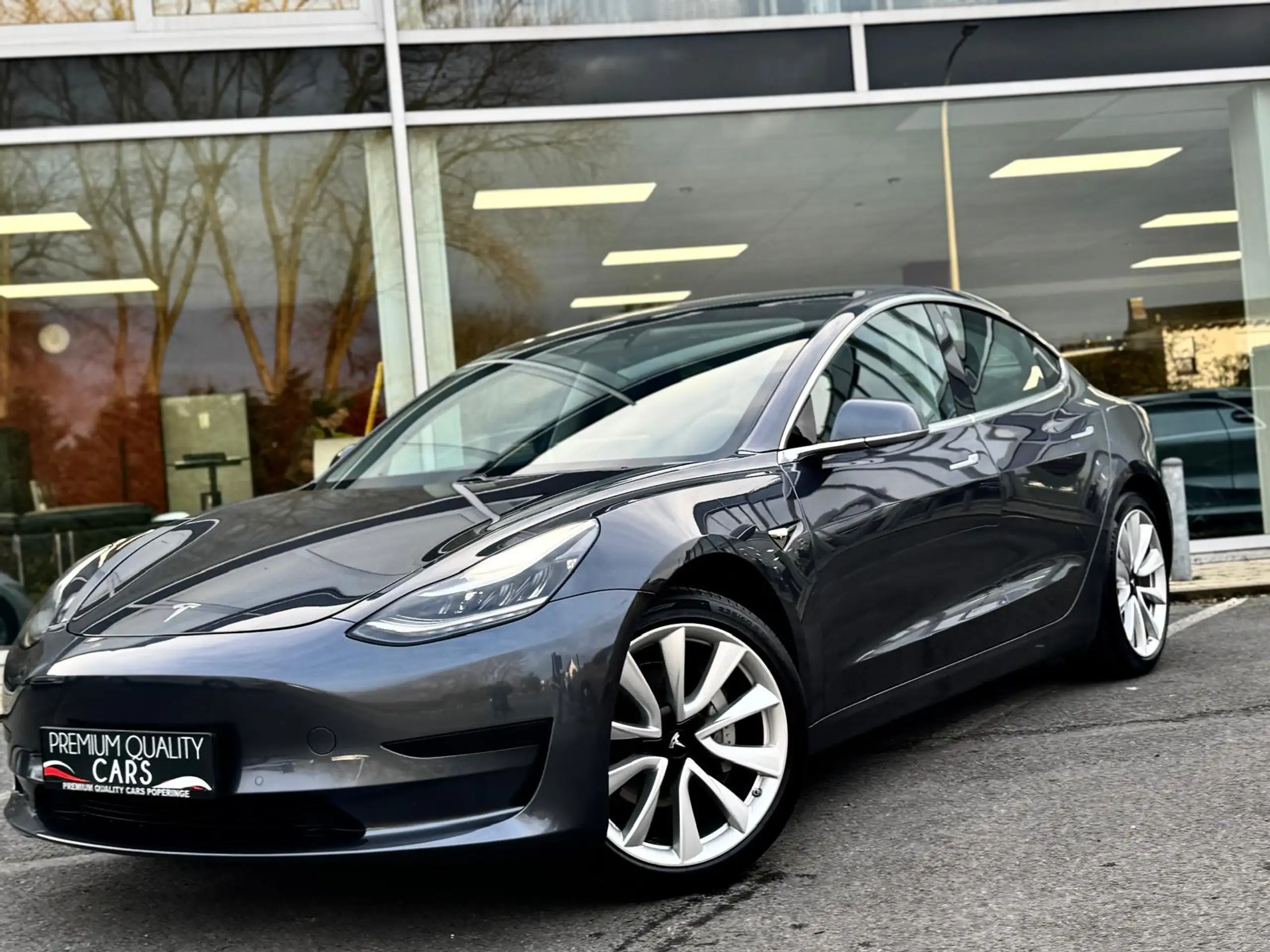 Tesla - Model 3