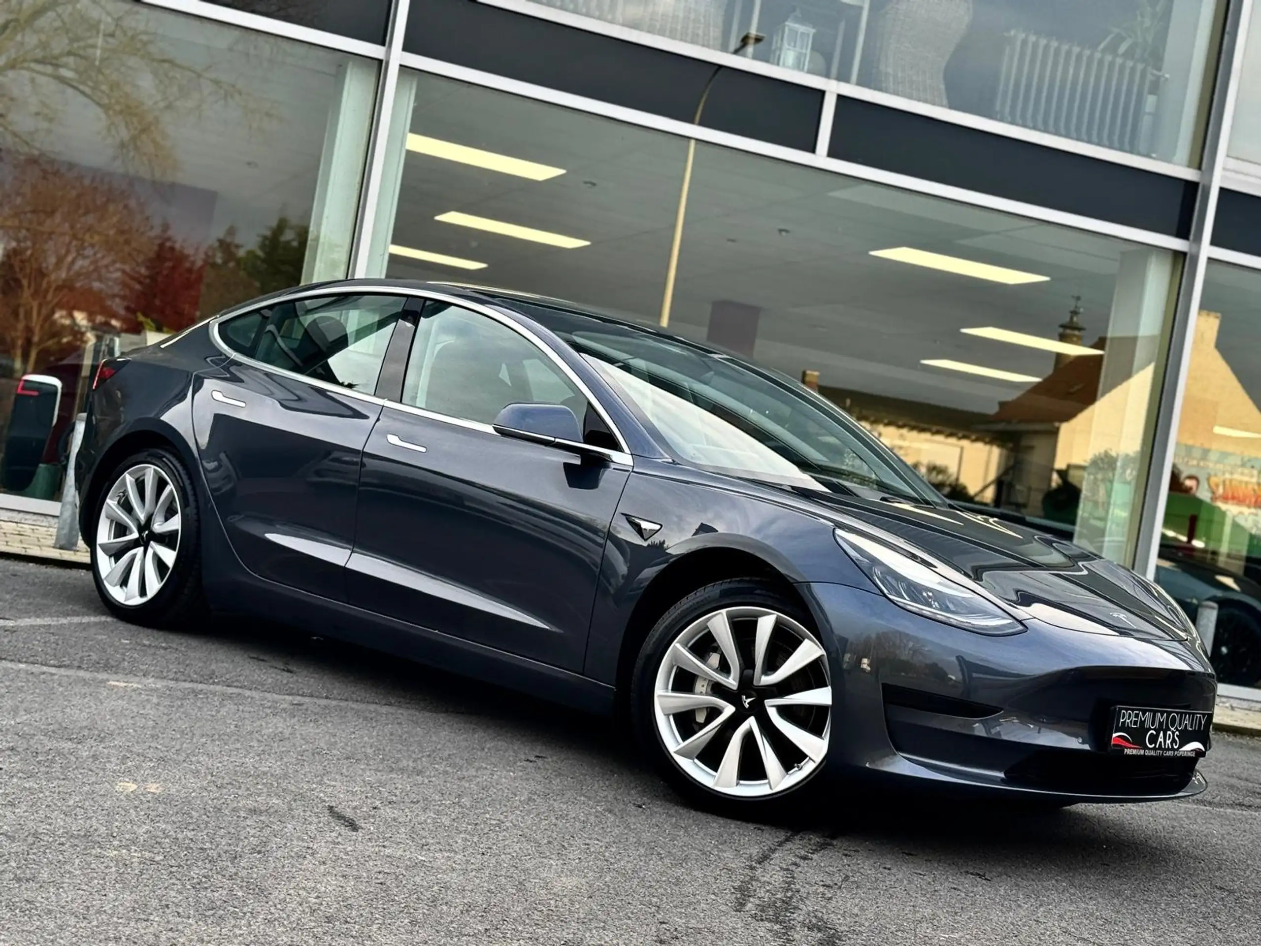 Tesla - Model 3