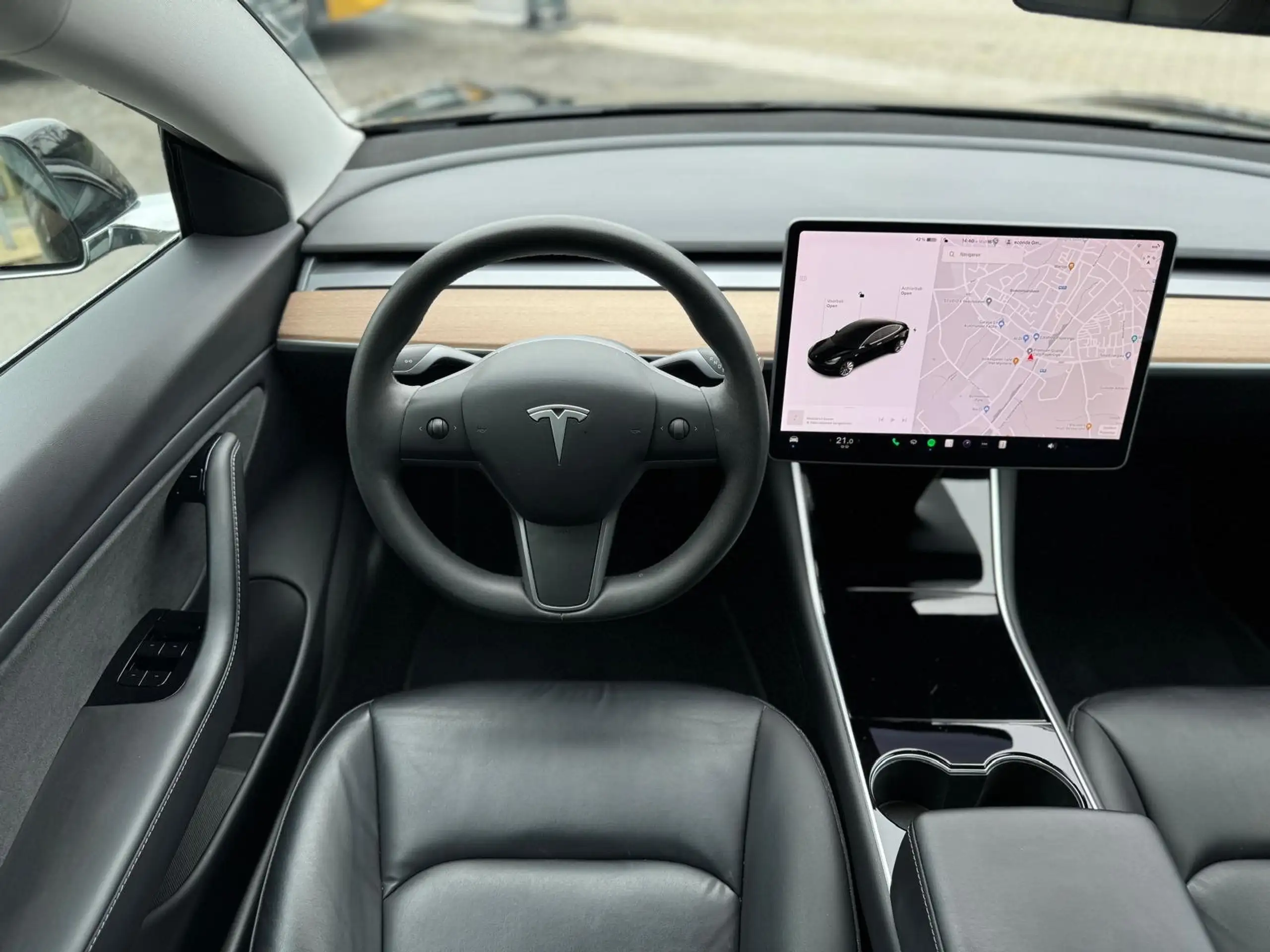 Tesla - Model 3