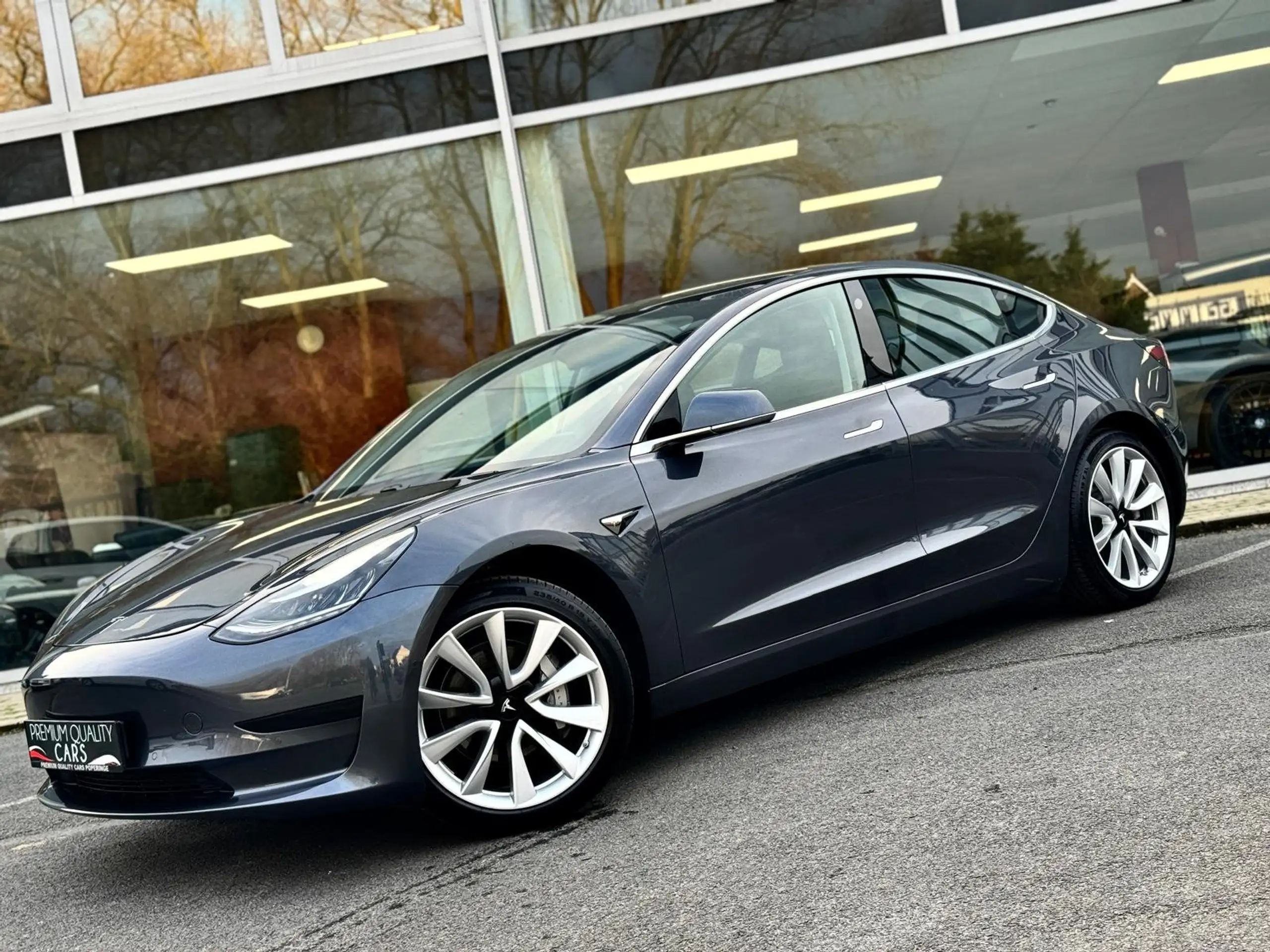 Tesla - Model 3