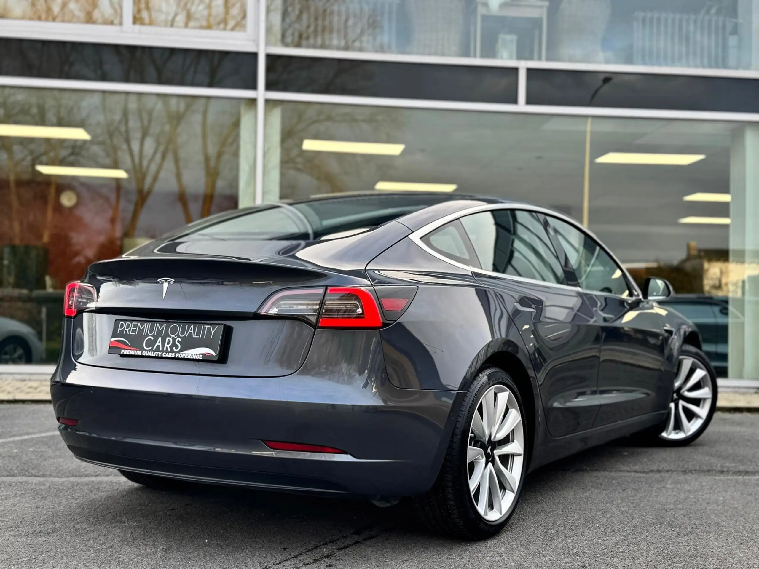 Tesla - Model 3