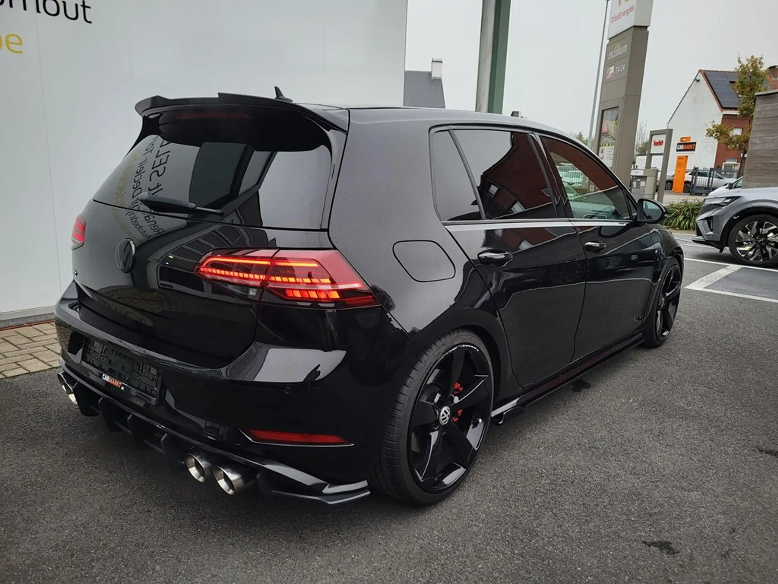 Volkswagen - Golf