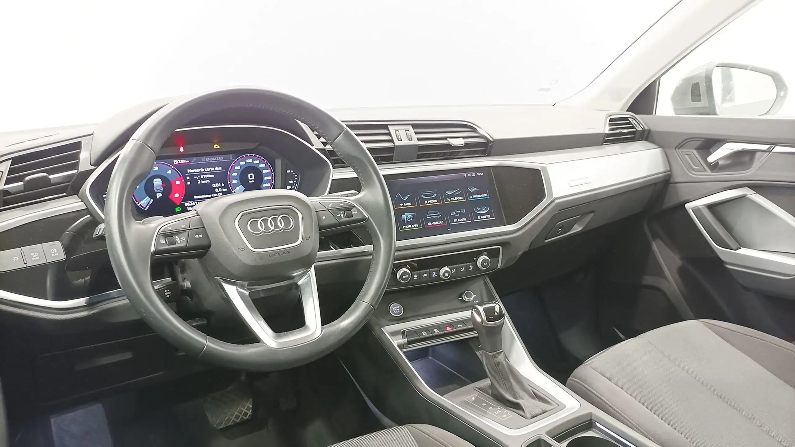 Audi - Q3