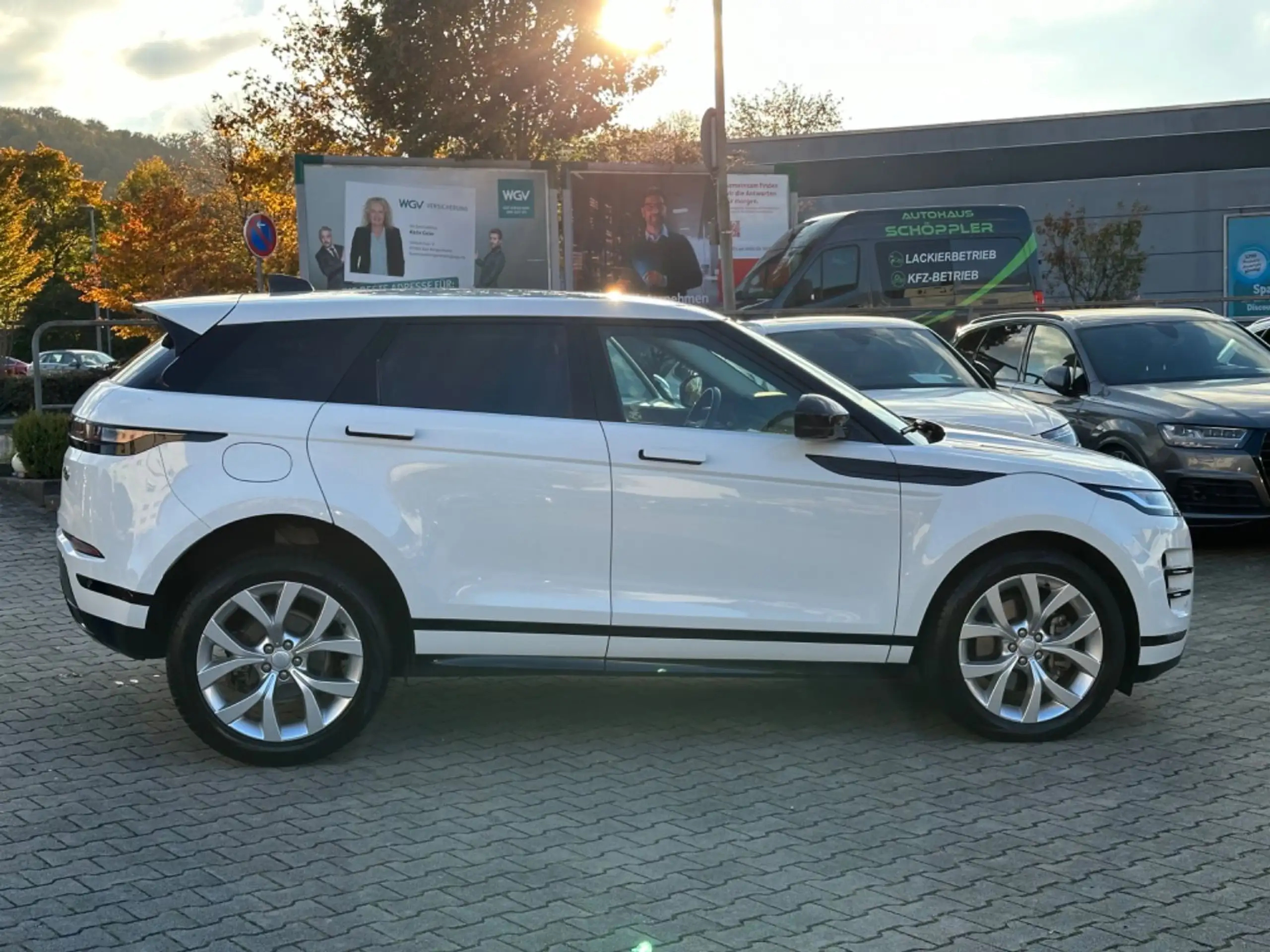 Land Rover - Range Rover Evoque