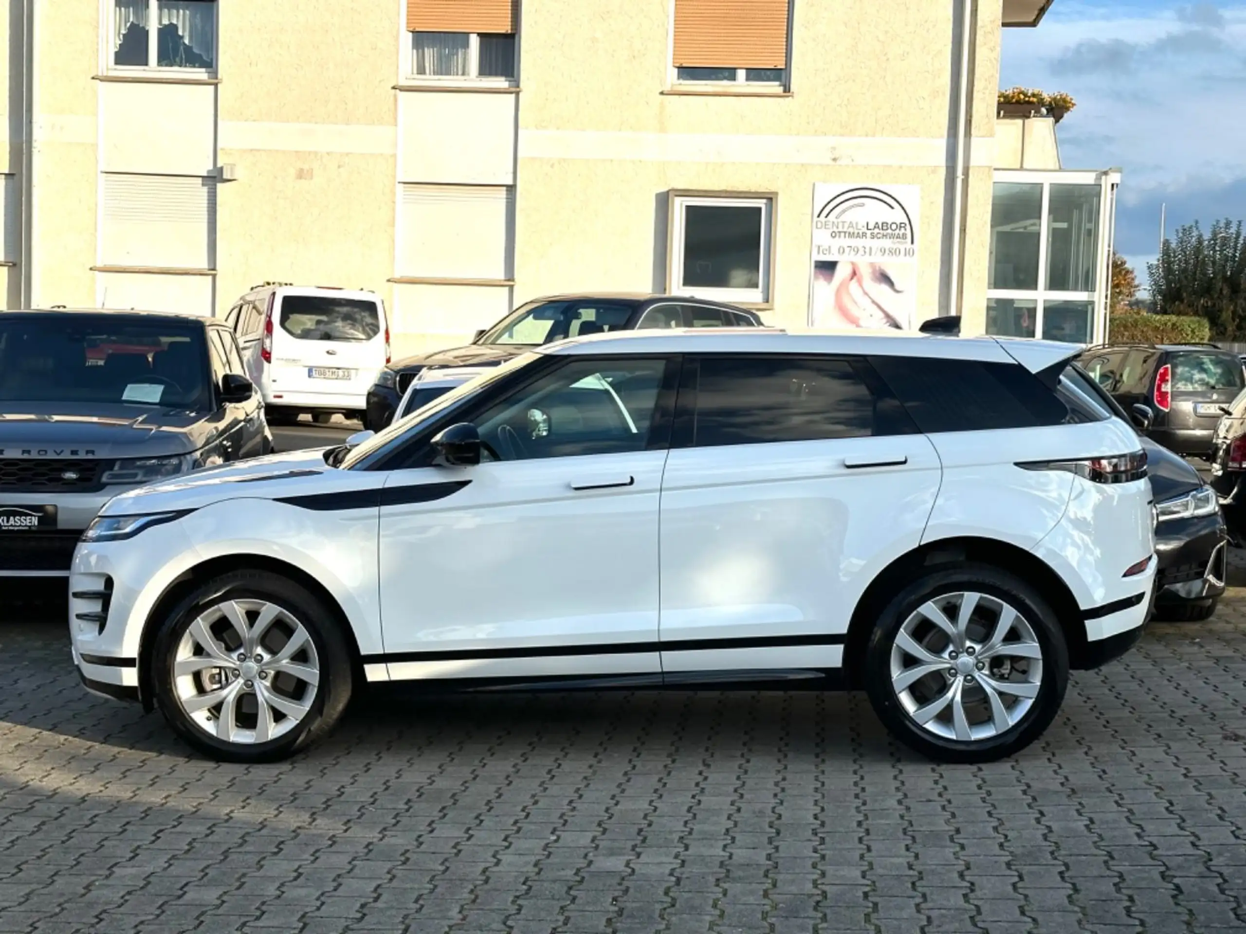 Land Rover - Range Rover Evoque