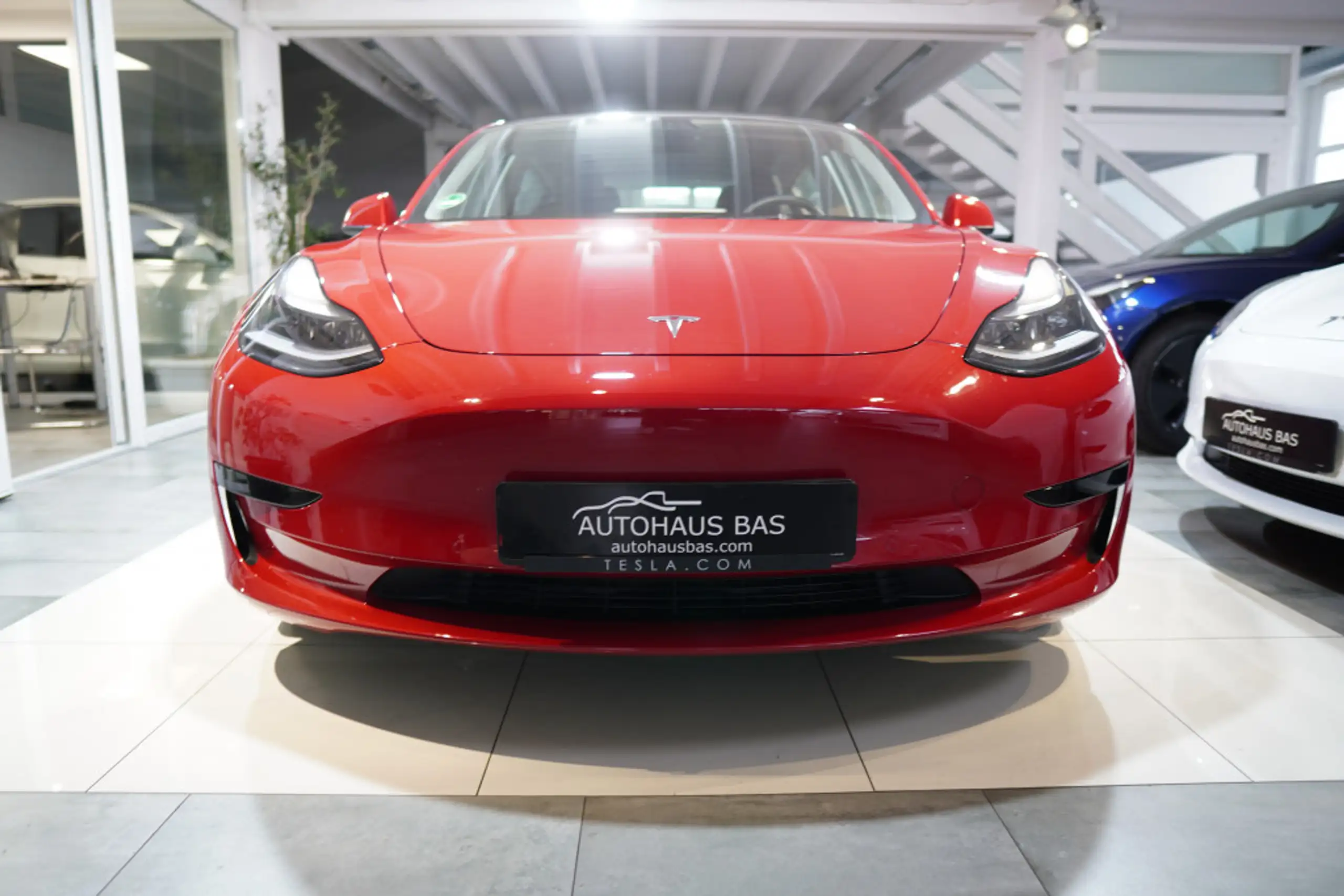 Tesla - Model 3