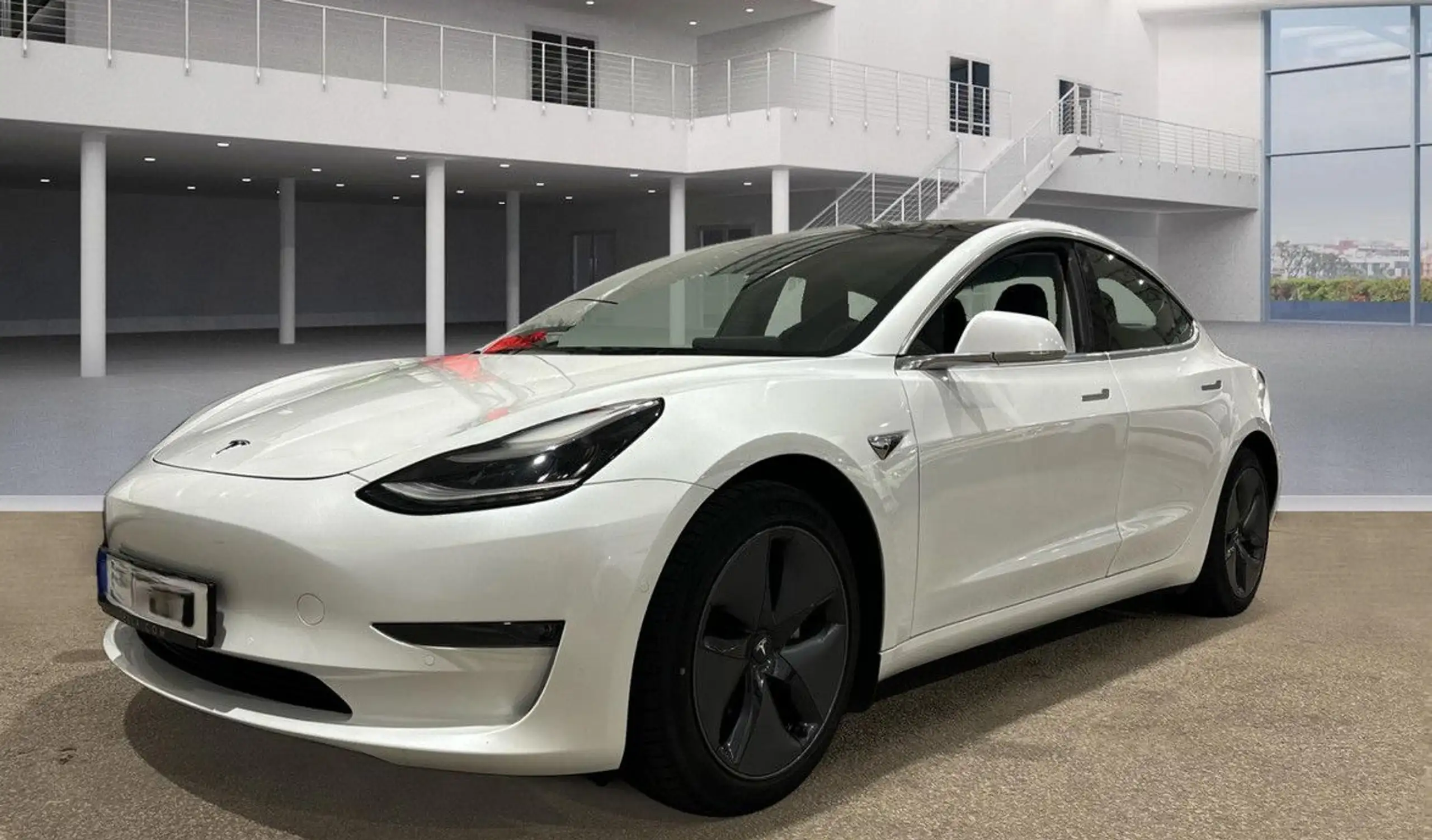 Tesla - Model 3