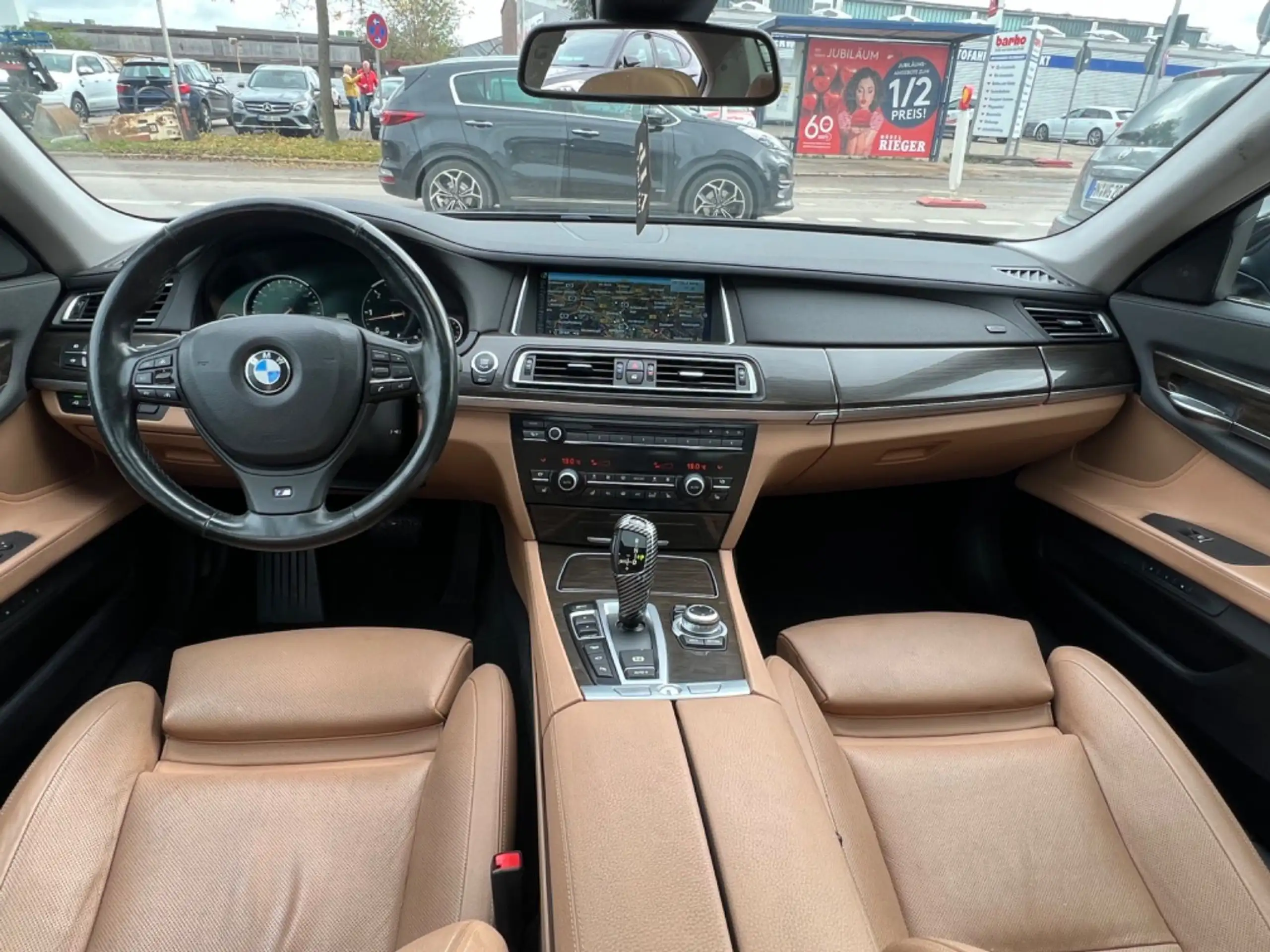 BMW - 730