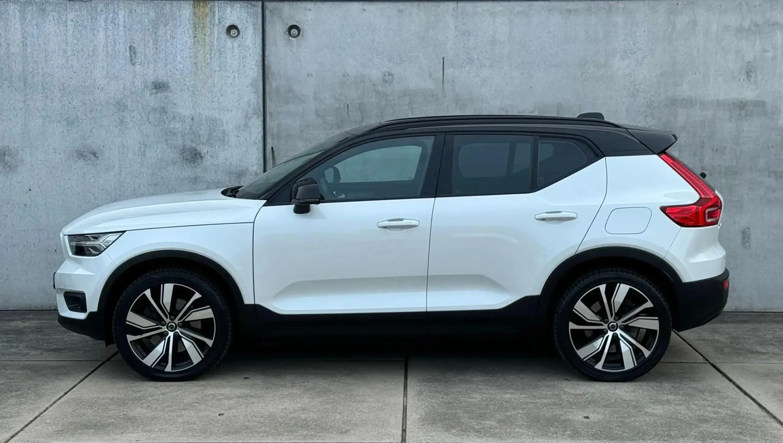 Volvo - XC40