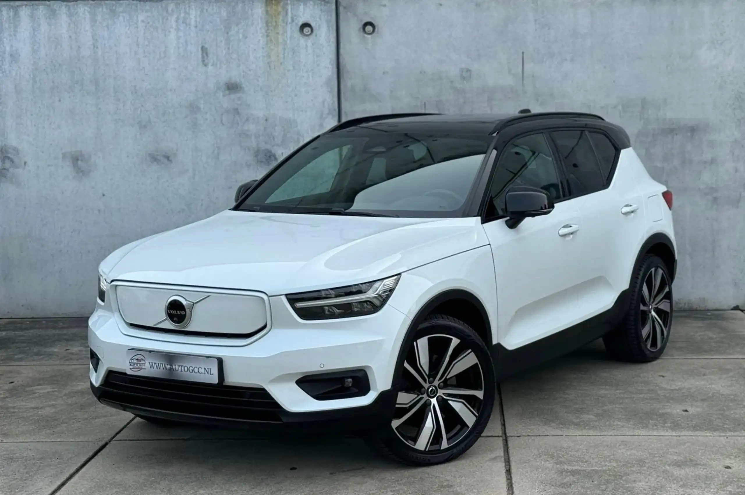 Volvo - XC40