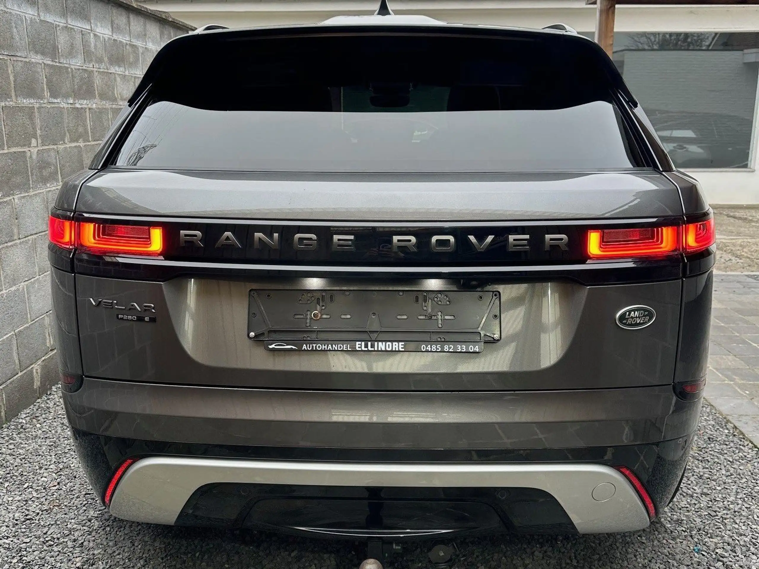 Land Rover - Range Rover Velar