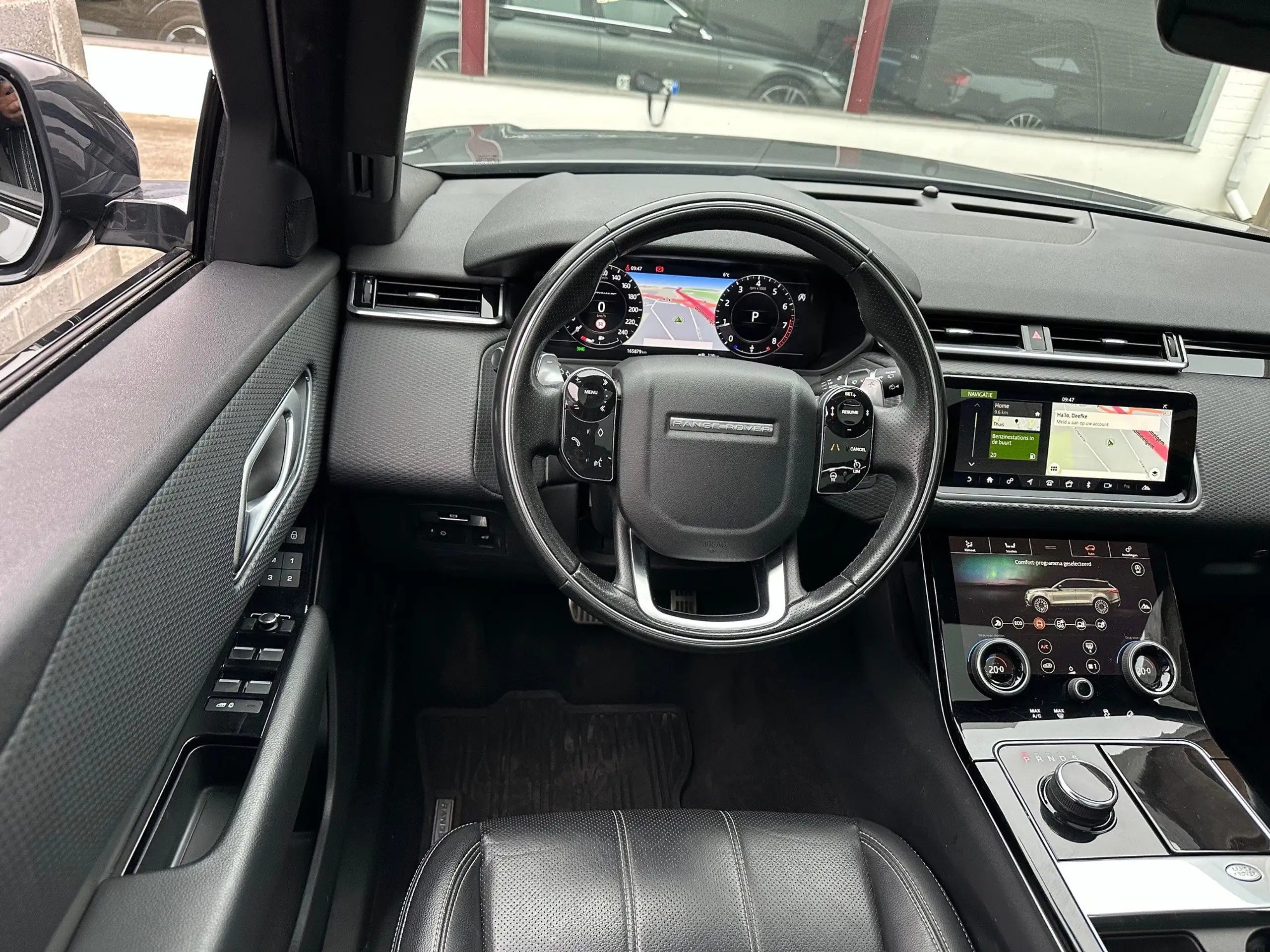 Land Rover - Range Rover Velar