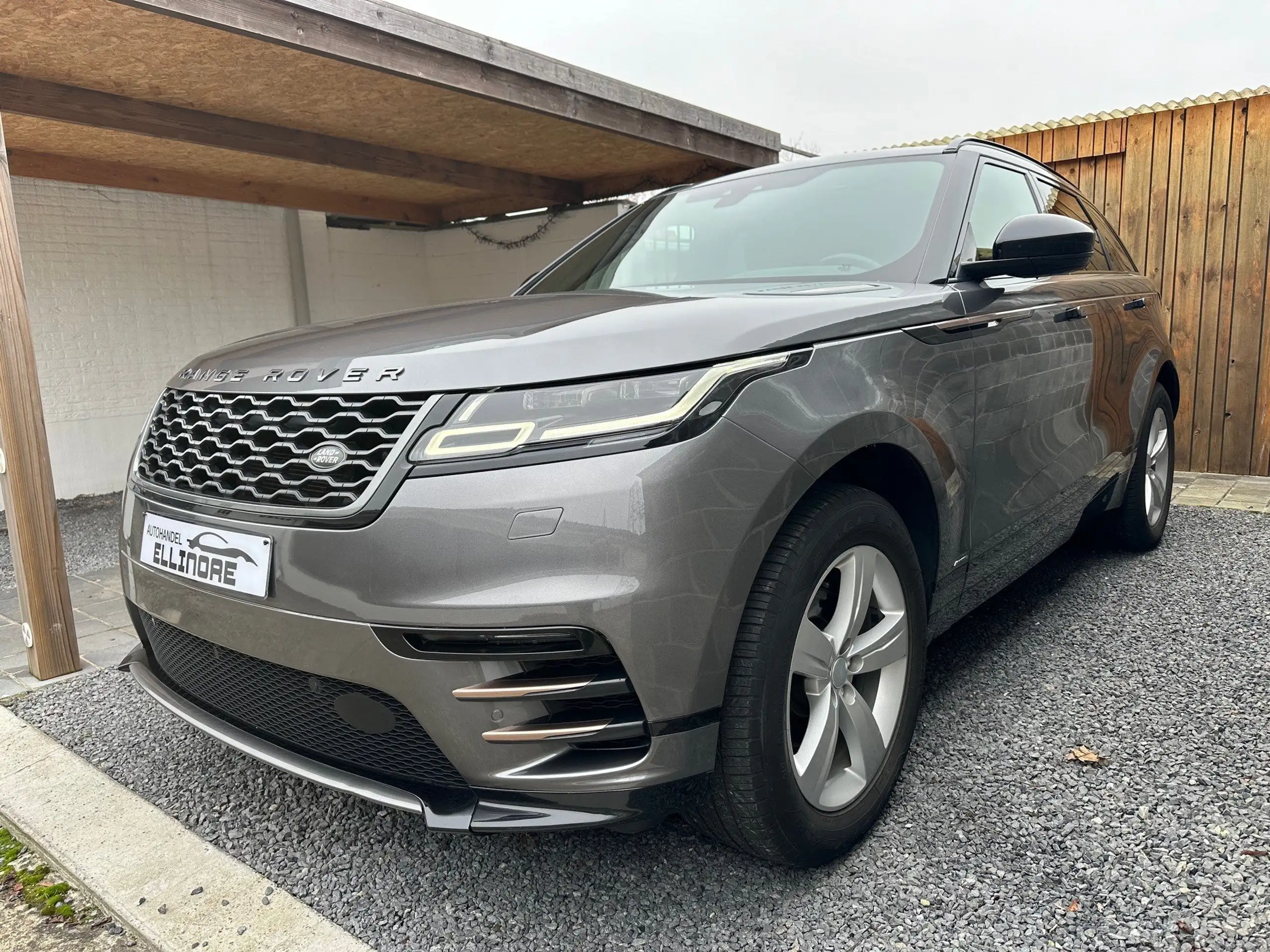 Land Rover - Range Rover Velar