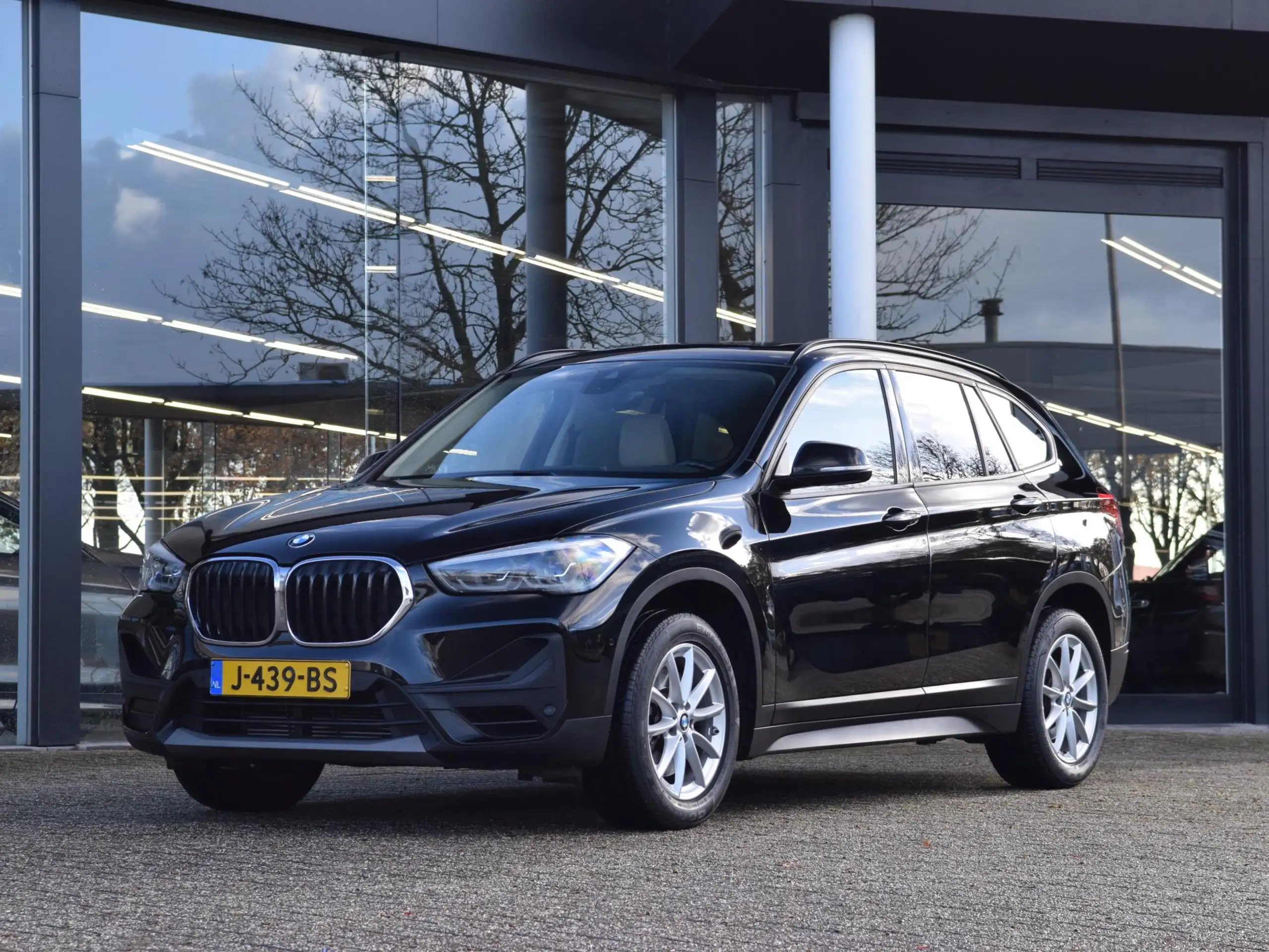 BMW - X1