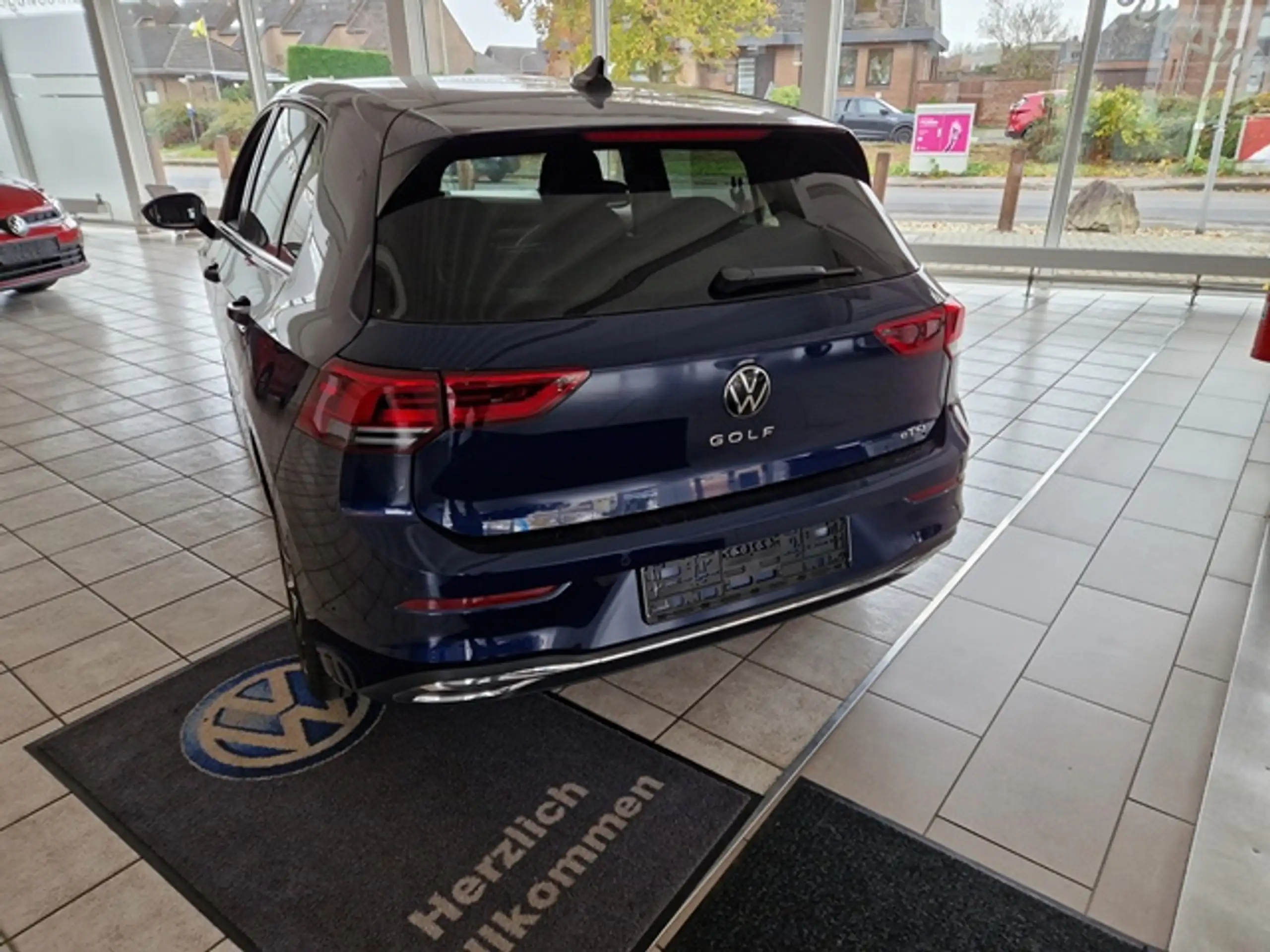 Volkswagen - Golf