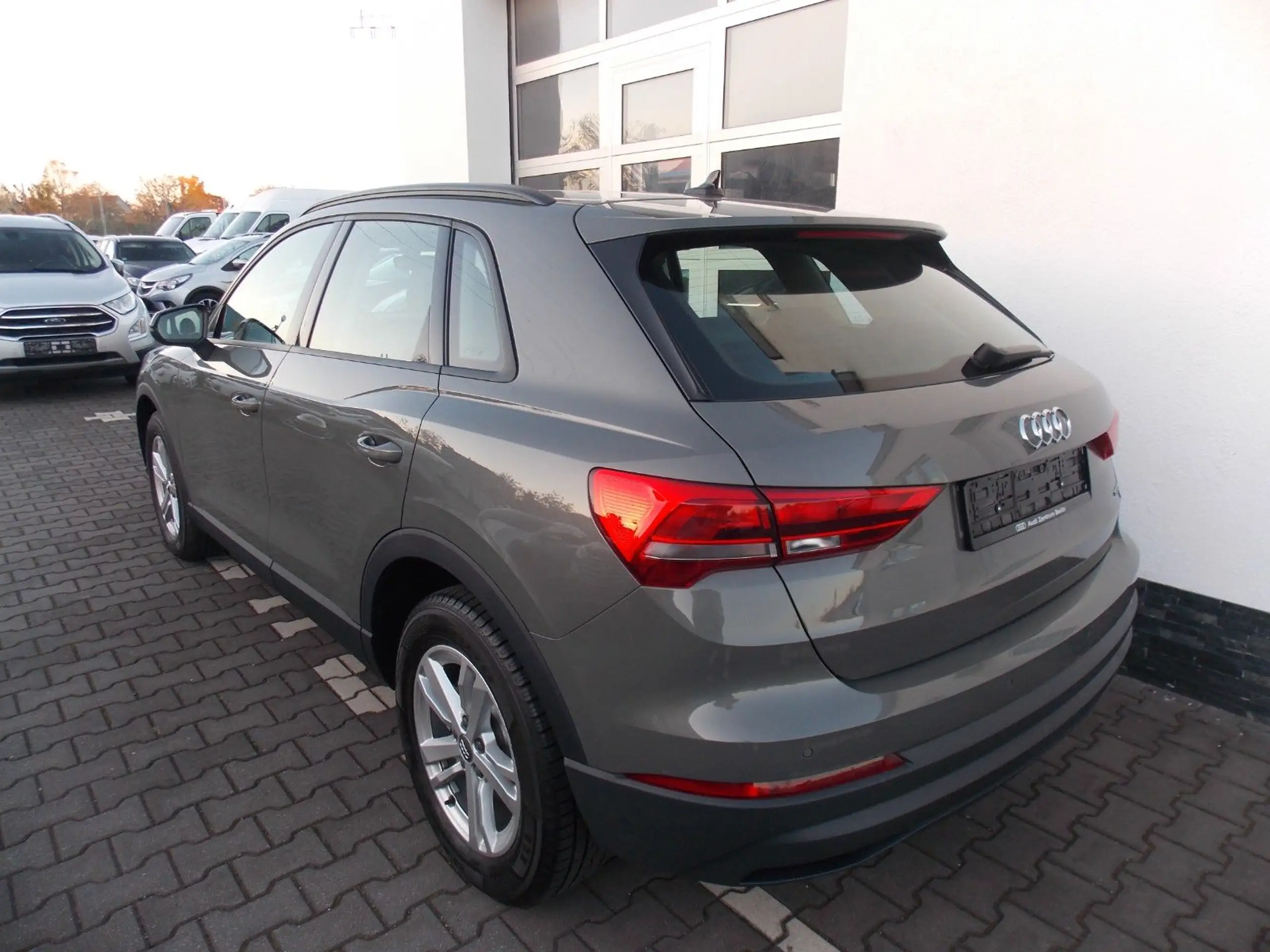 Audi - Q3