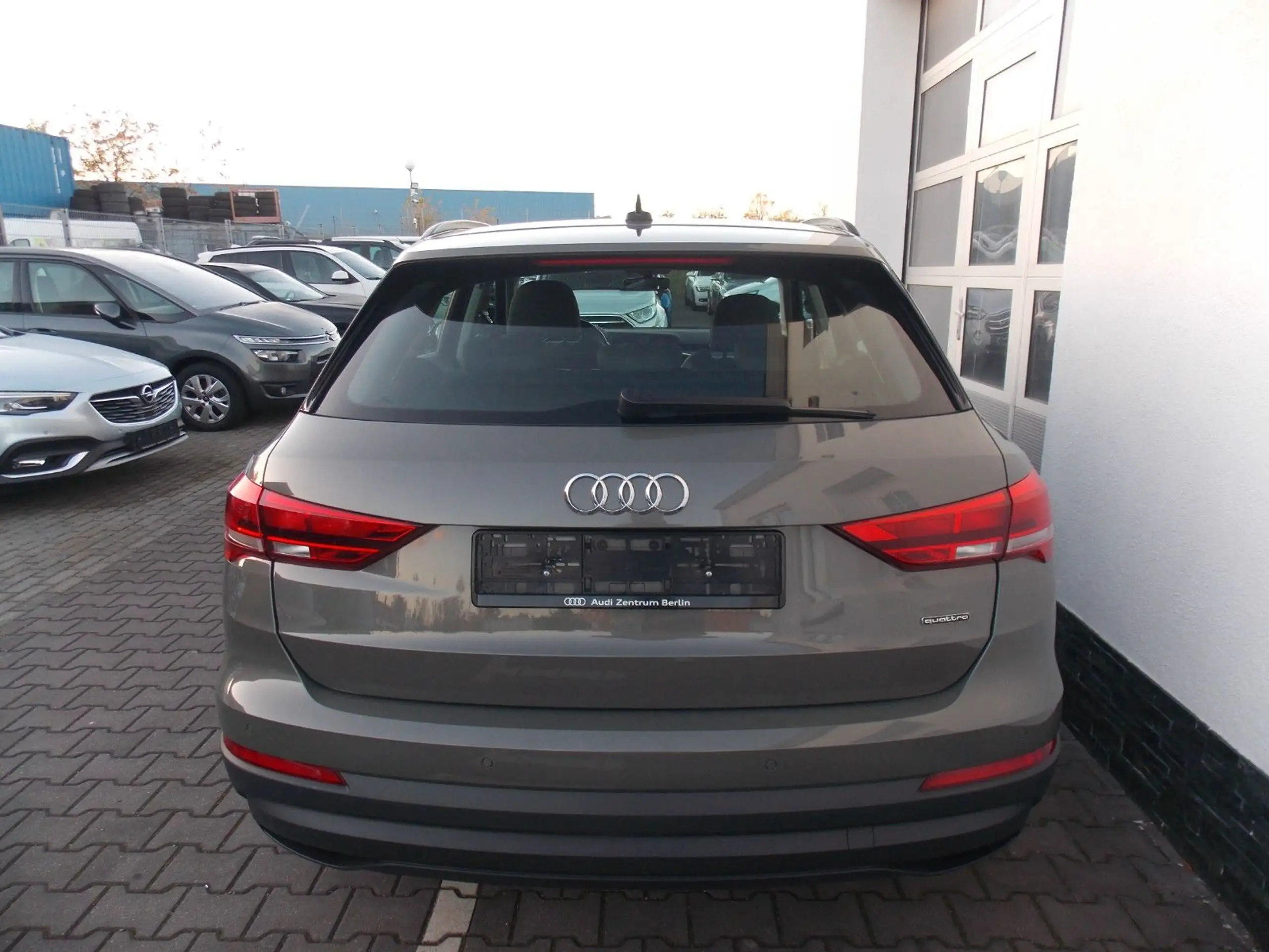 Audi - Q3