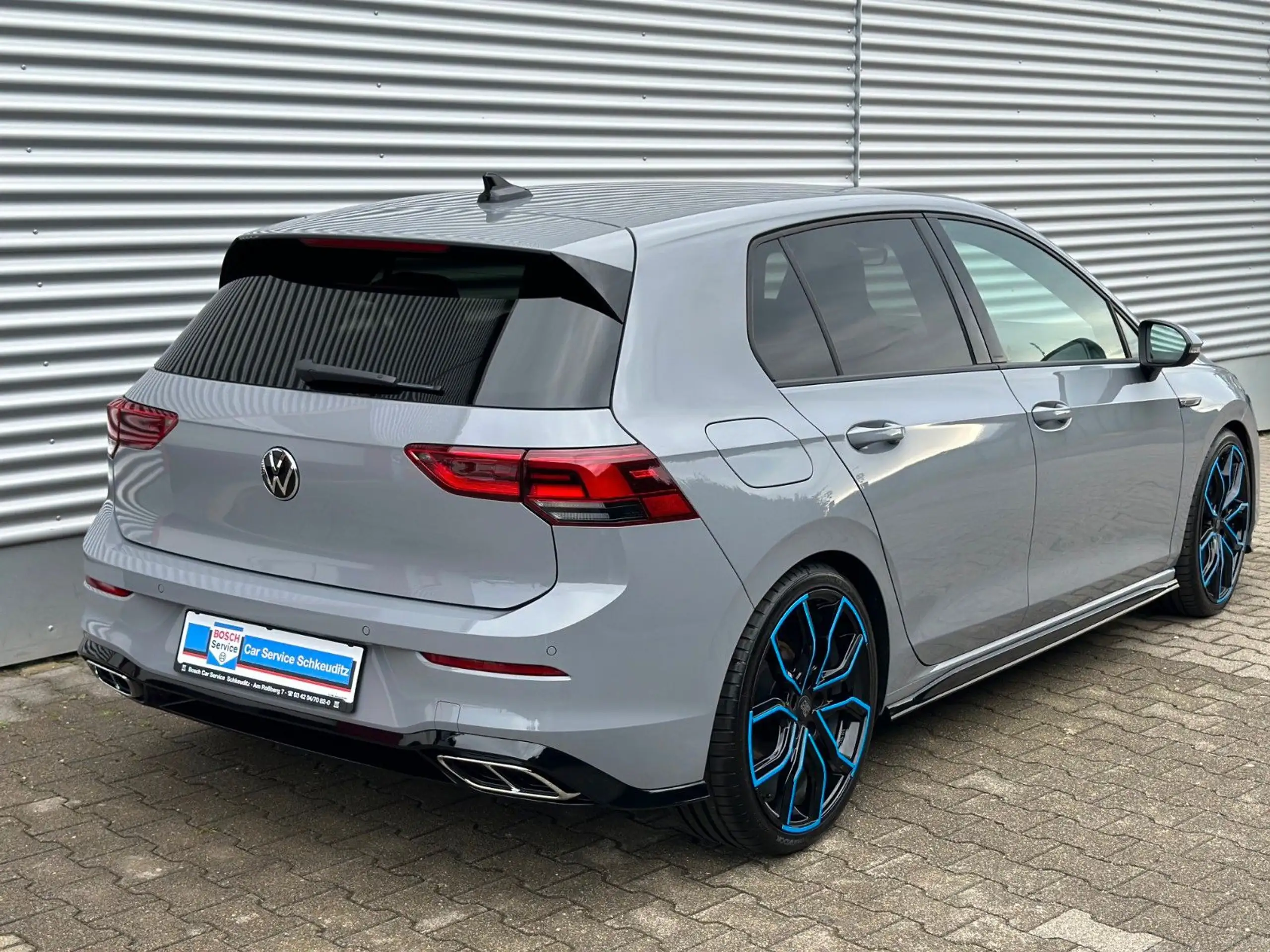 Volkswagen - Golf