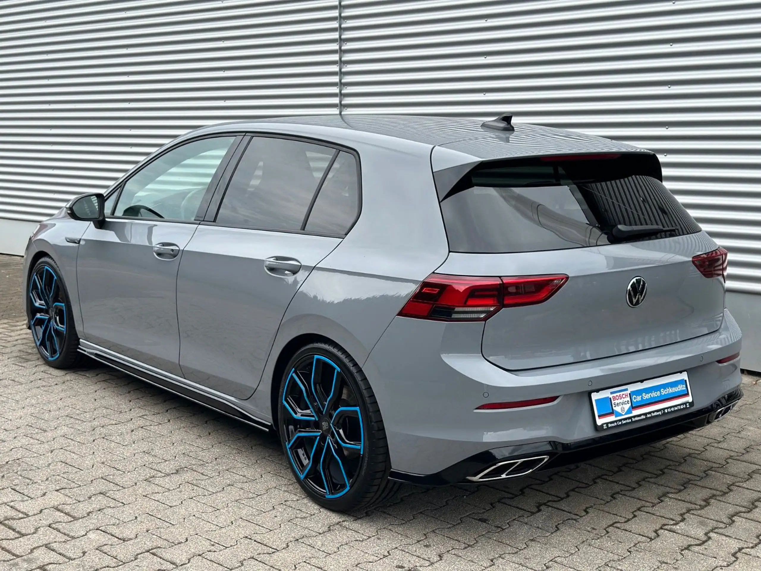 Volkswagen - Golf