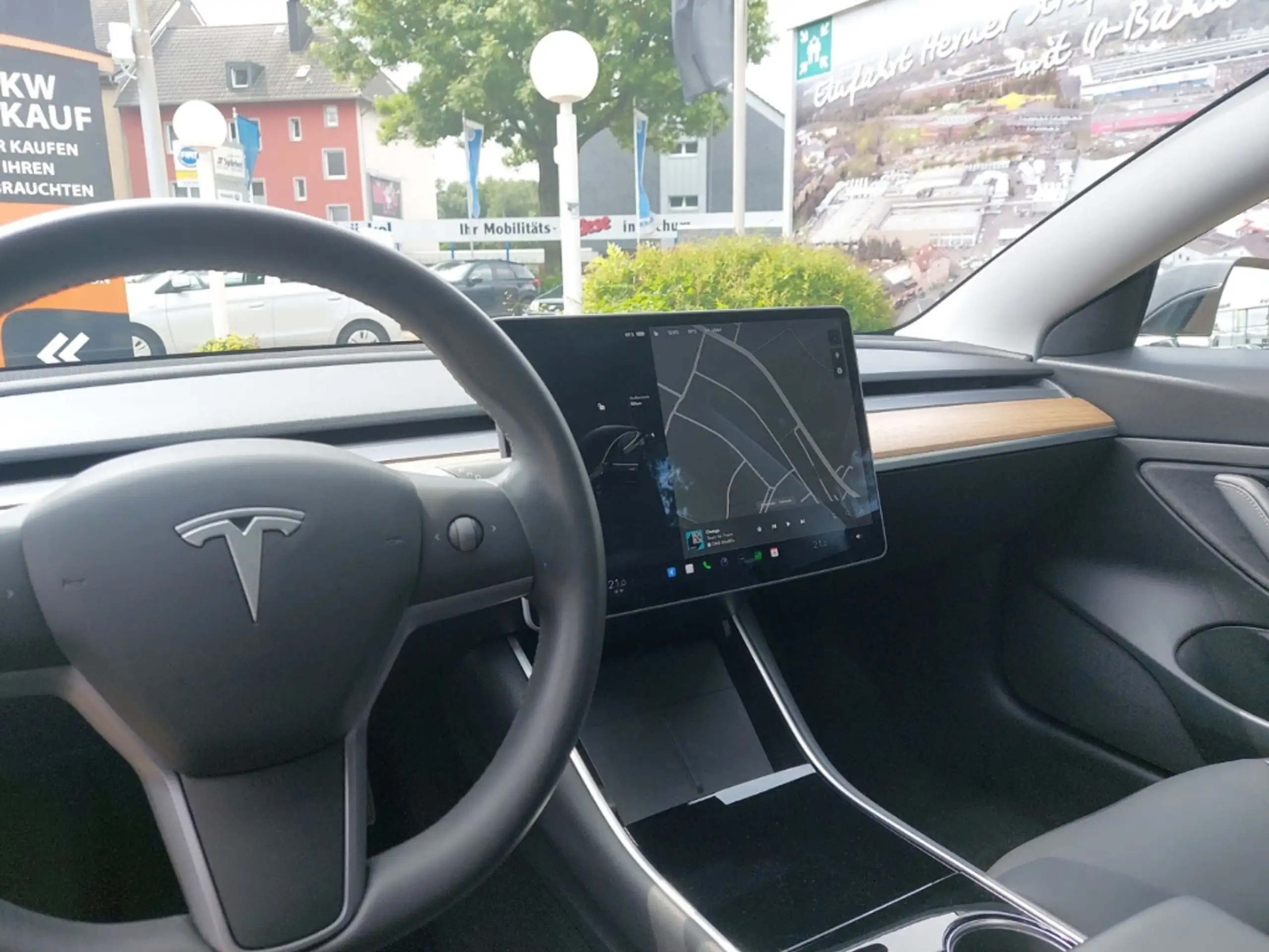 Tesla - Model 3