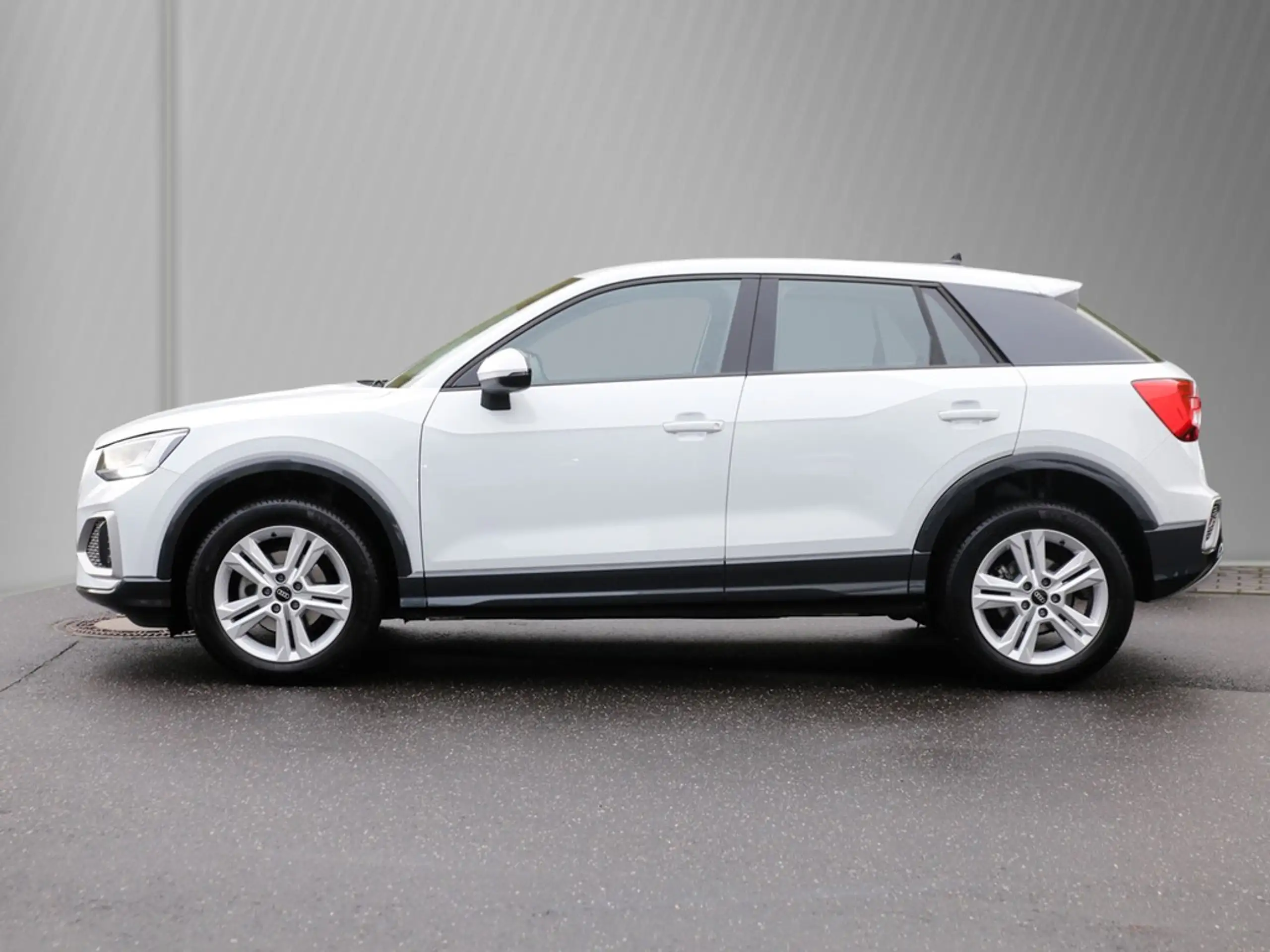 Audi - Q2