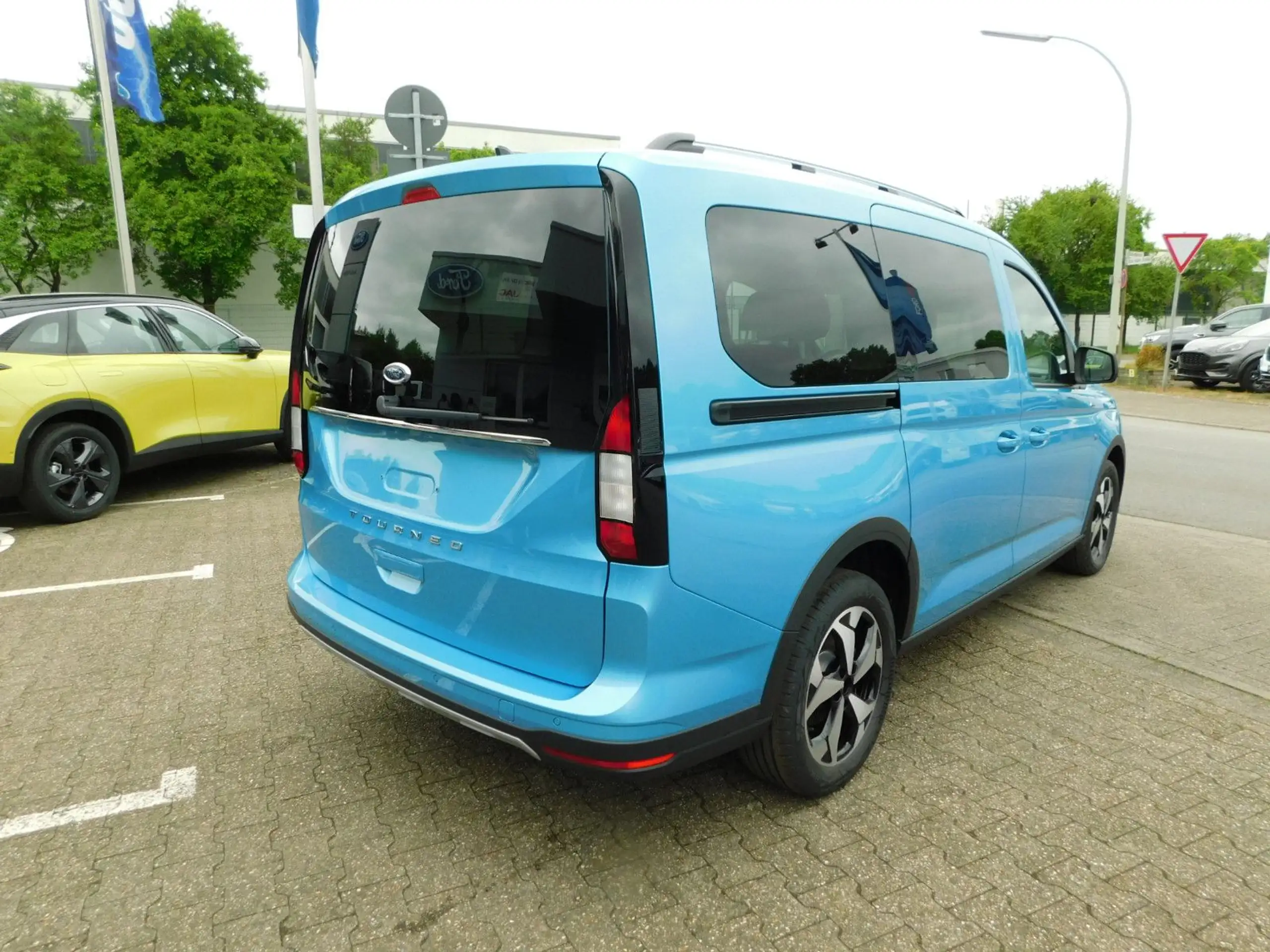 Ford - Grand Tourneo