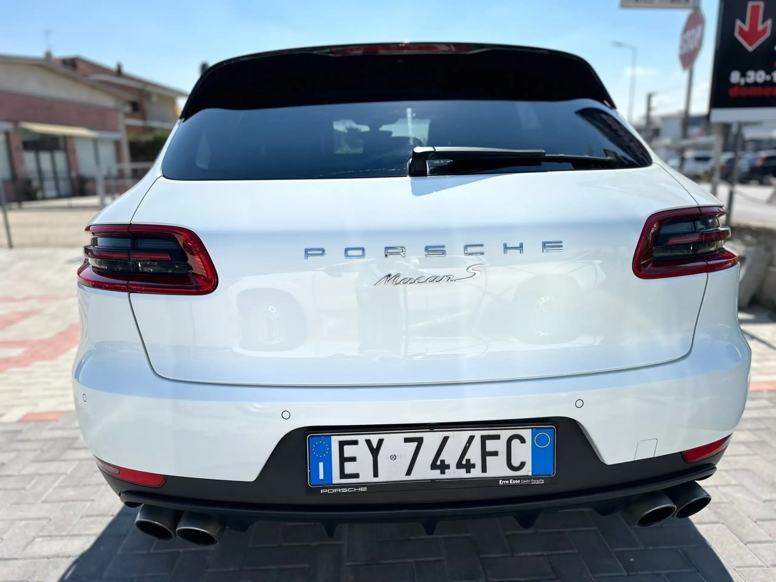 Porsche - Macan