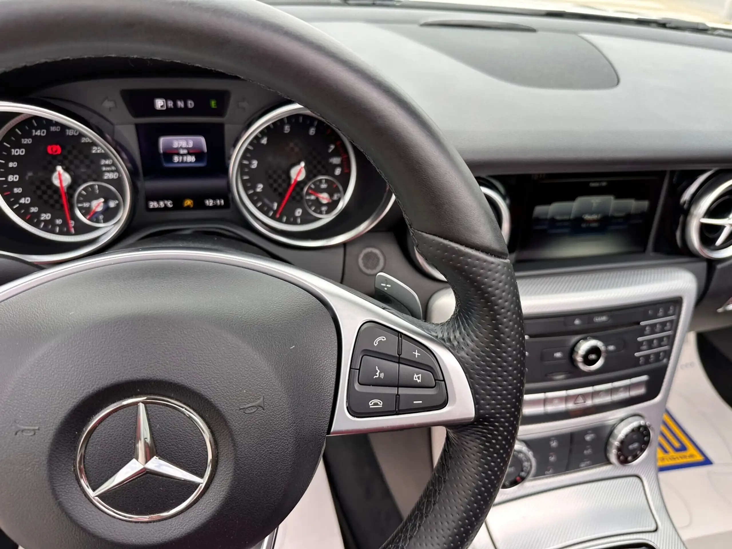 Mercedes-Benz - SLC 180